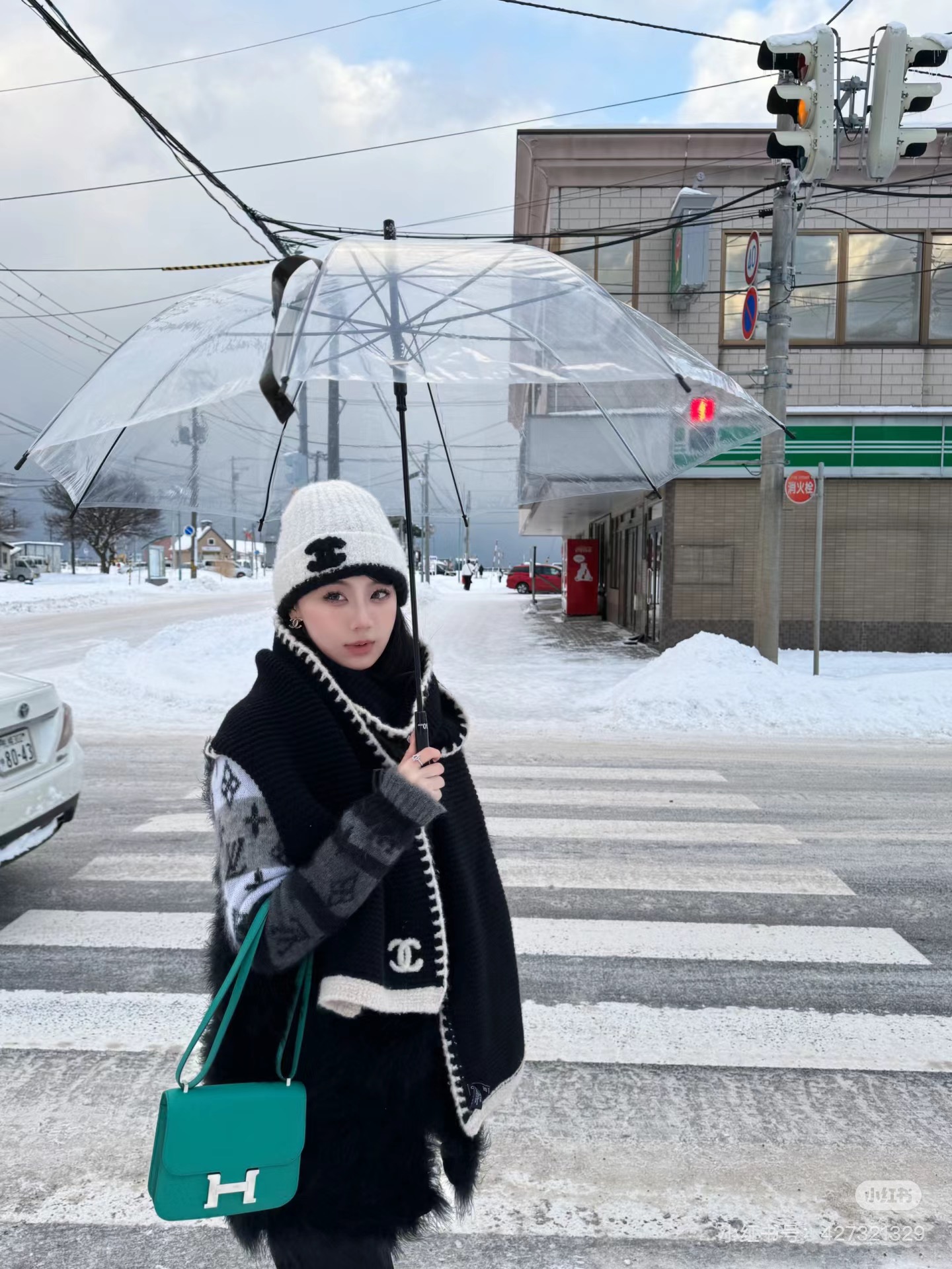 到货❗️👑👑香新款【边框香奈儿】羊绒针织长巾‼️美翻了[流泪]御用殿堂级极品‼️新款在售 进口纯羊绒时尚