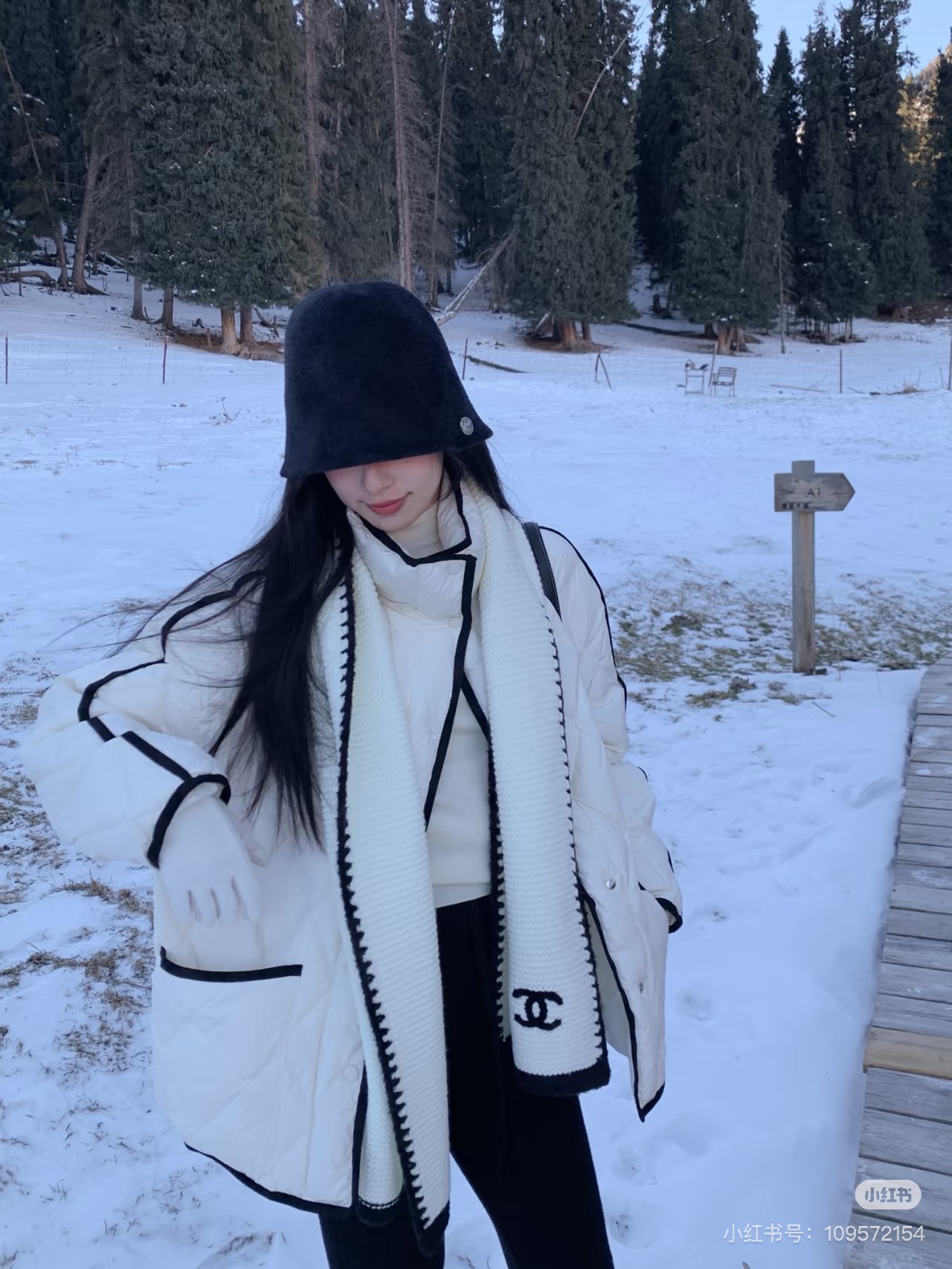 到货❗️👑👑香新款【边框香奈儿】羊绒针织长巾‼️美翻了[流泪]御用殿堂级极品‼️新款在售 进口纯羊绒时尚