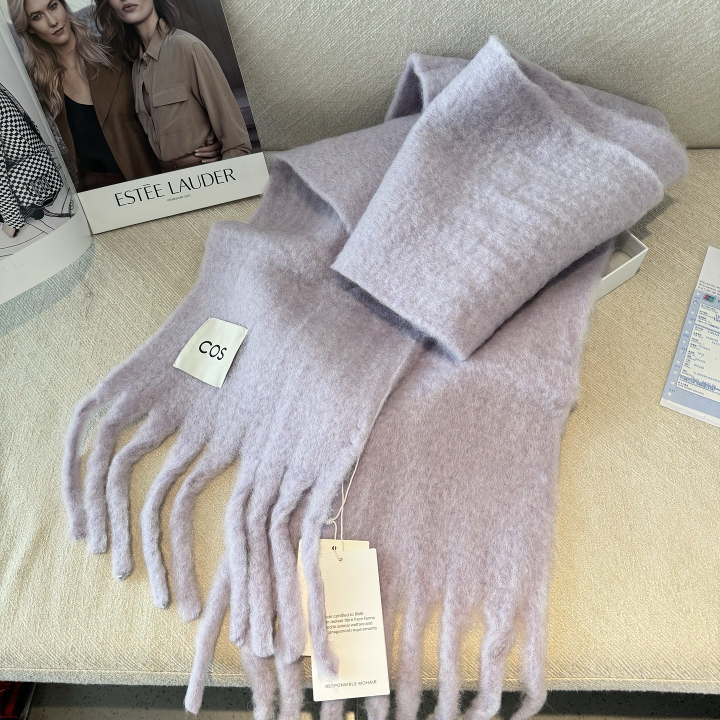 2024小红书最新走火爆款 COS品牌 🪐✨经典大土星马海毛围巾🧣英国时装设计师，时装的朋克之母！时尚潮