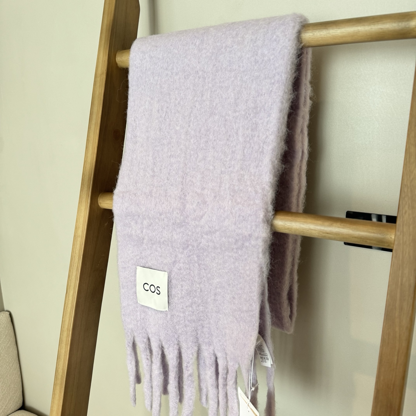 2025小红书最新走火爆款 COS品牌 🪐✨经典大土星马海毛围巾🧣英国时装设计师，时装的朋克之母！时尚潮