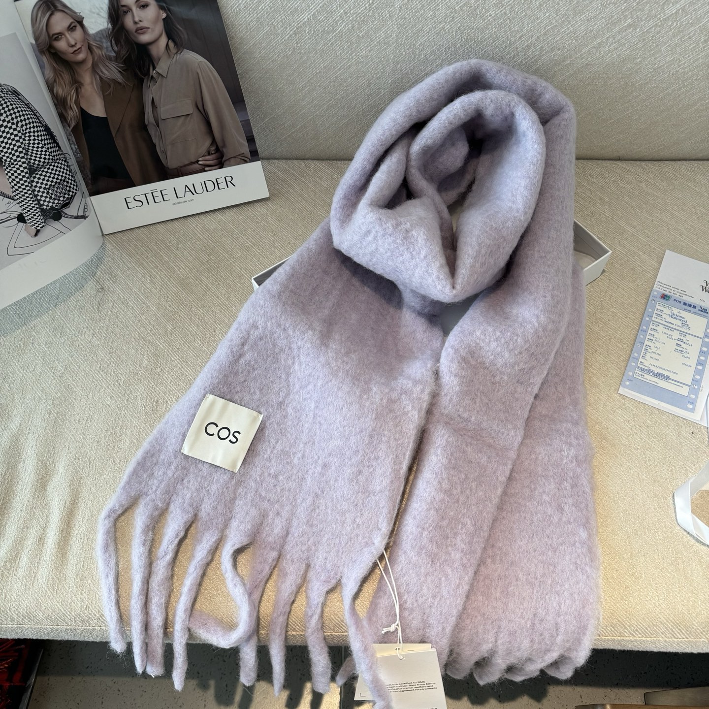 2024小红书最新走火爆款 COS品牌 🪐✨经典大土星马海毛围巾🧣英国时装设计师，时装的朋克之母！时尚潮