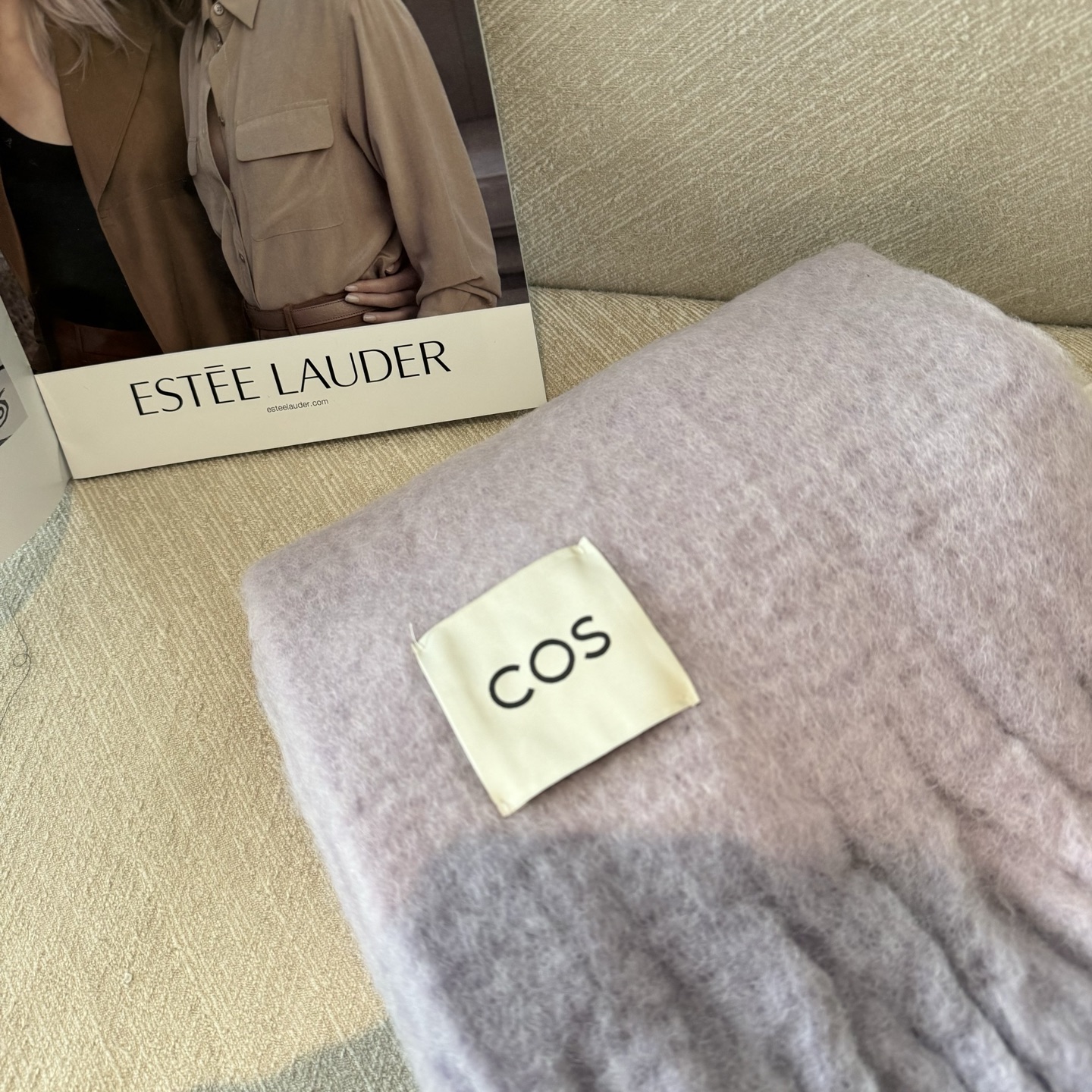 2024小红书最新走火爆款 COS品牌 🪐✨经典大土星马海毛围巾🧣英国时装设计师，时装的朋克之母！时尚潮