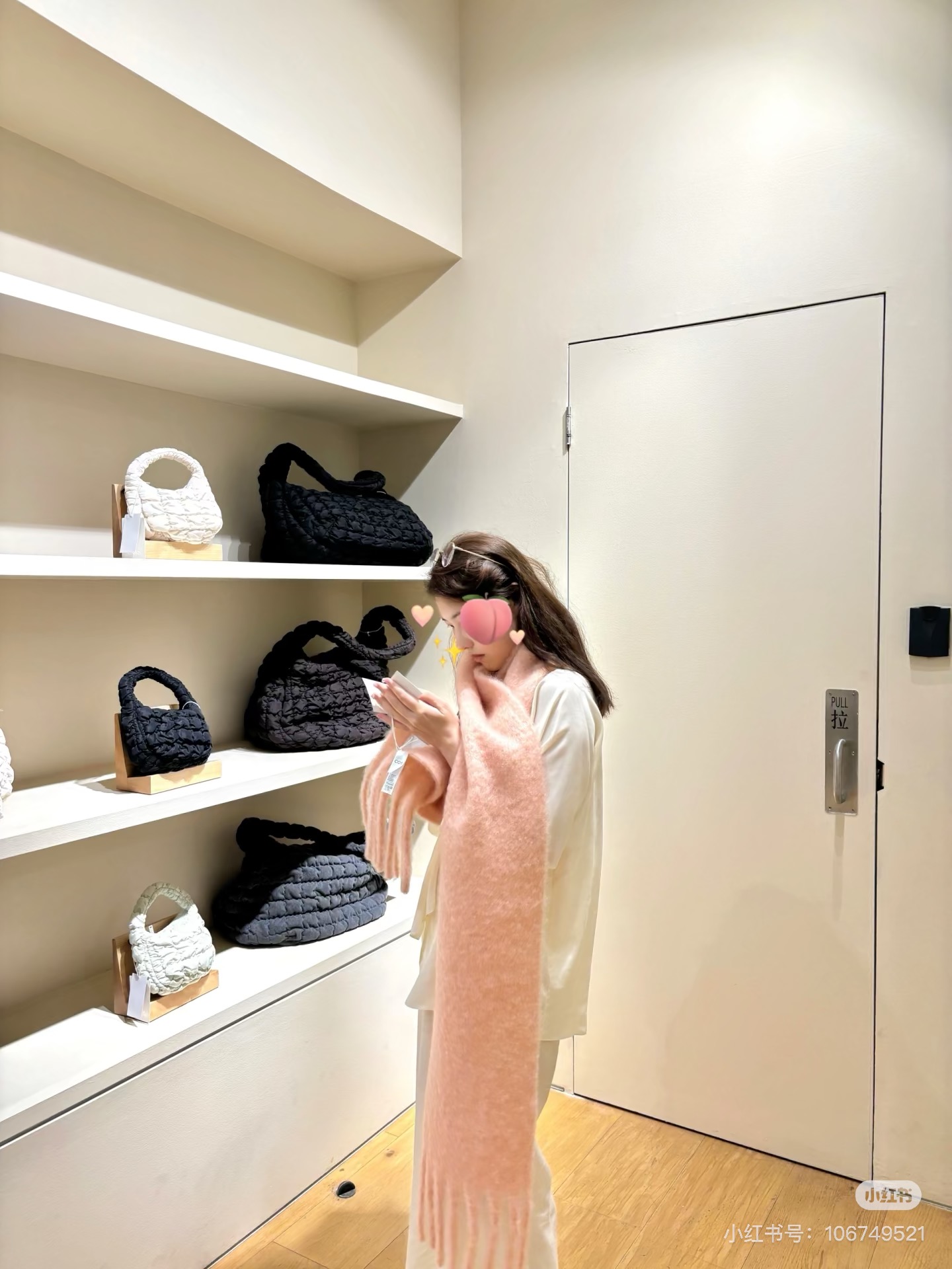 小红书最新走火爆款 COS品牌 🪐✨经典大土星马海毛围巾🧣英国时装设计师，时装的朋克之母！时尚潮流风格，