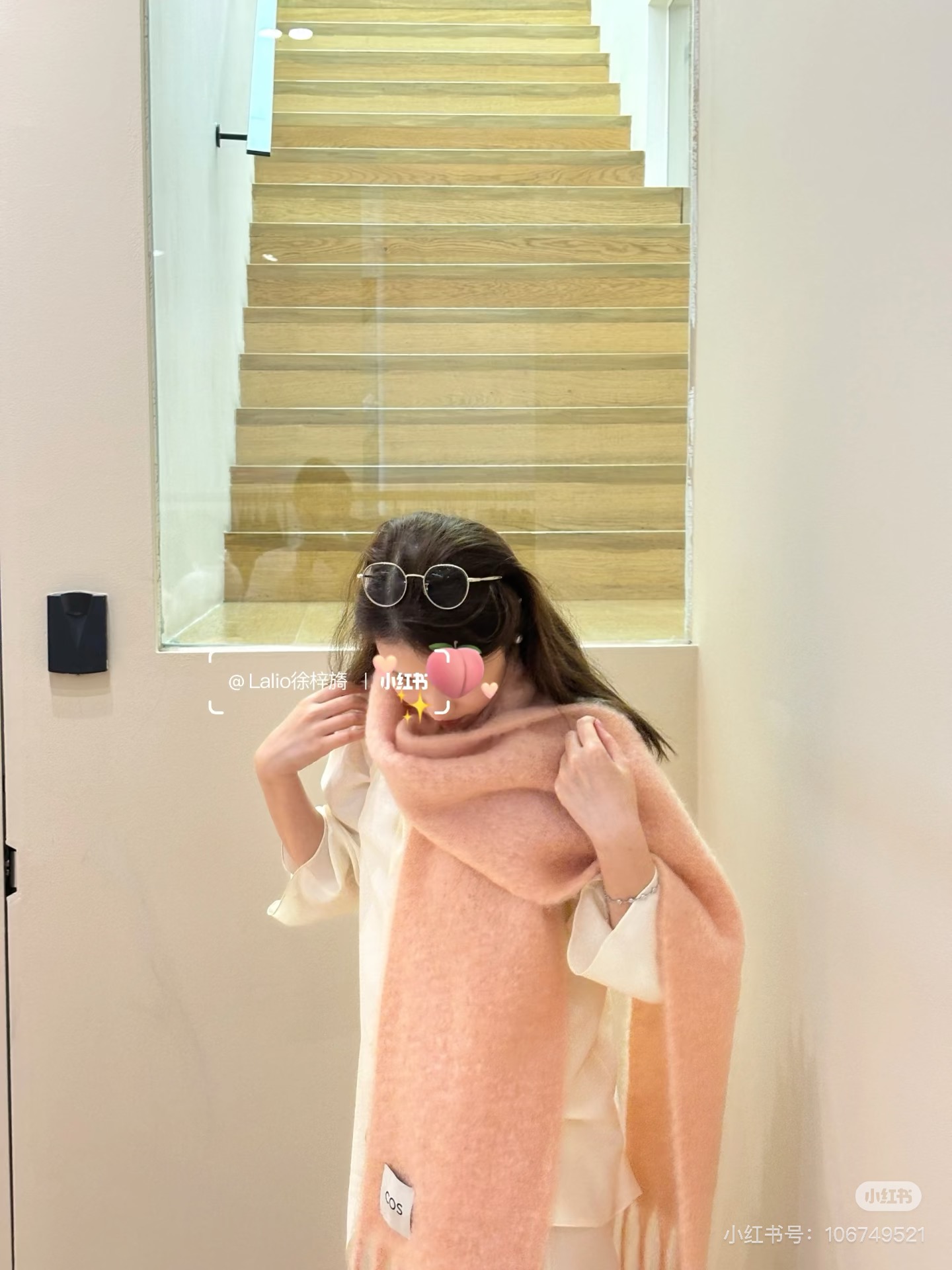 2025小红书最新走火爆款 COS品牌 🪐✨经典大土星马海毛围巾🧣英国时装设计师，时装的朋克之母！时尚潮