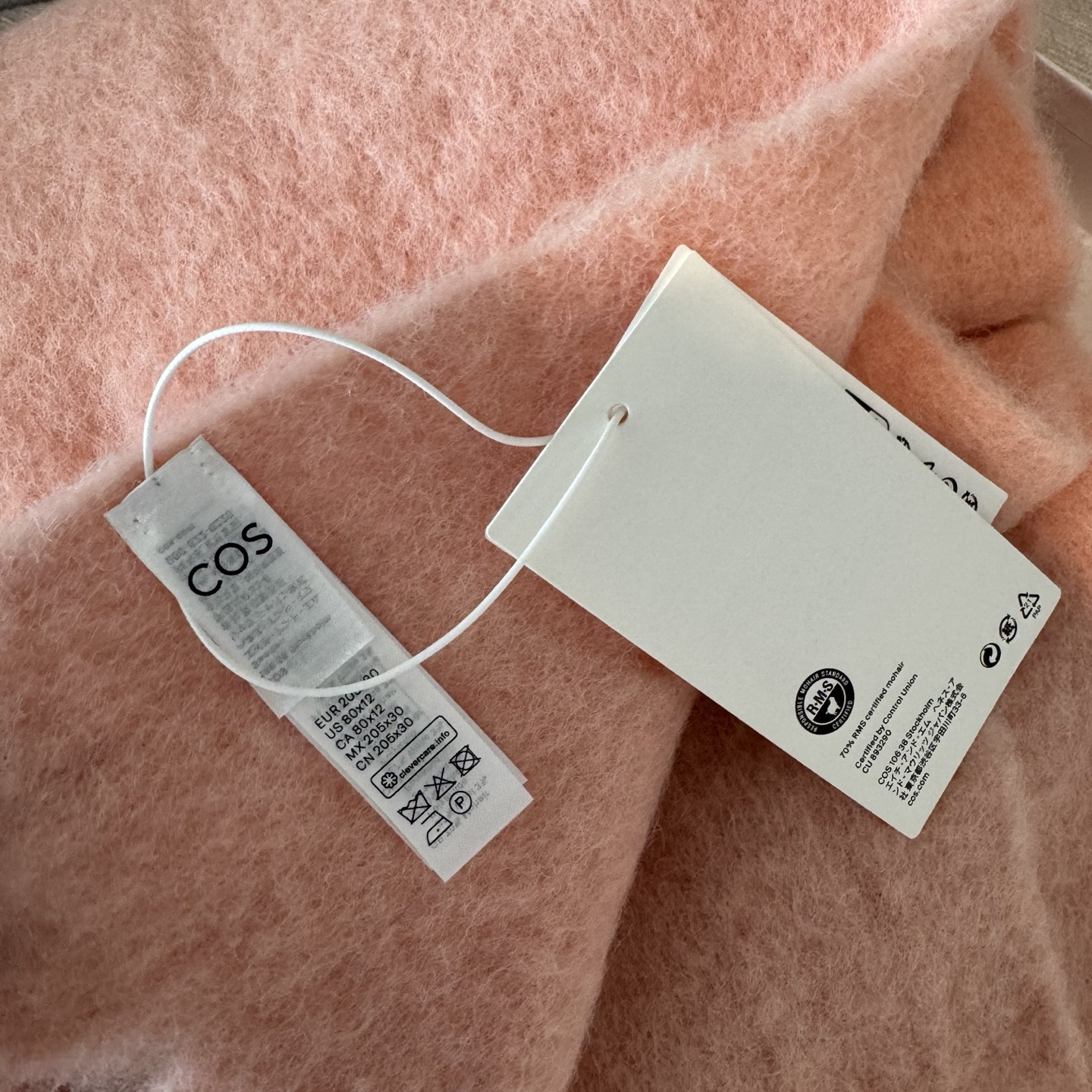 小红书最新走火爆款 COS品牌 🪐✨经典大土星马海毛围巾🧣英国时装设计师，时装的朋克之母！时尚潮流风格，