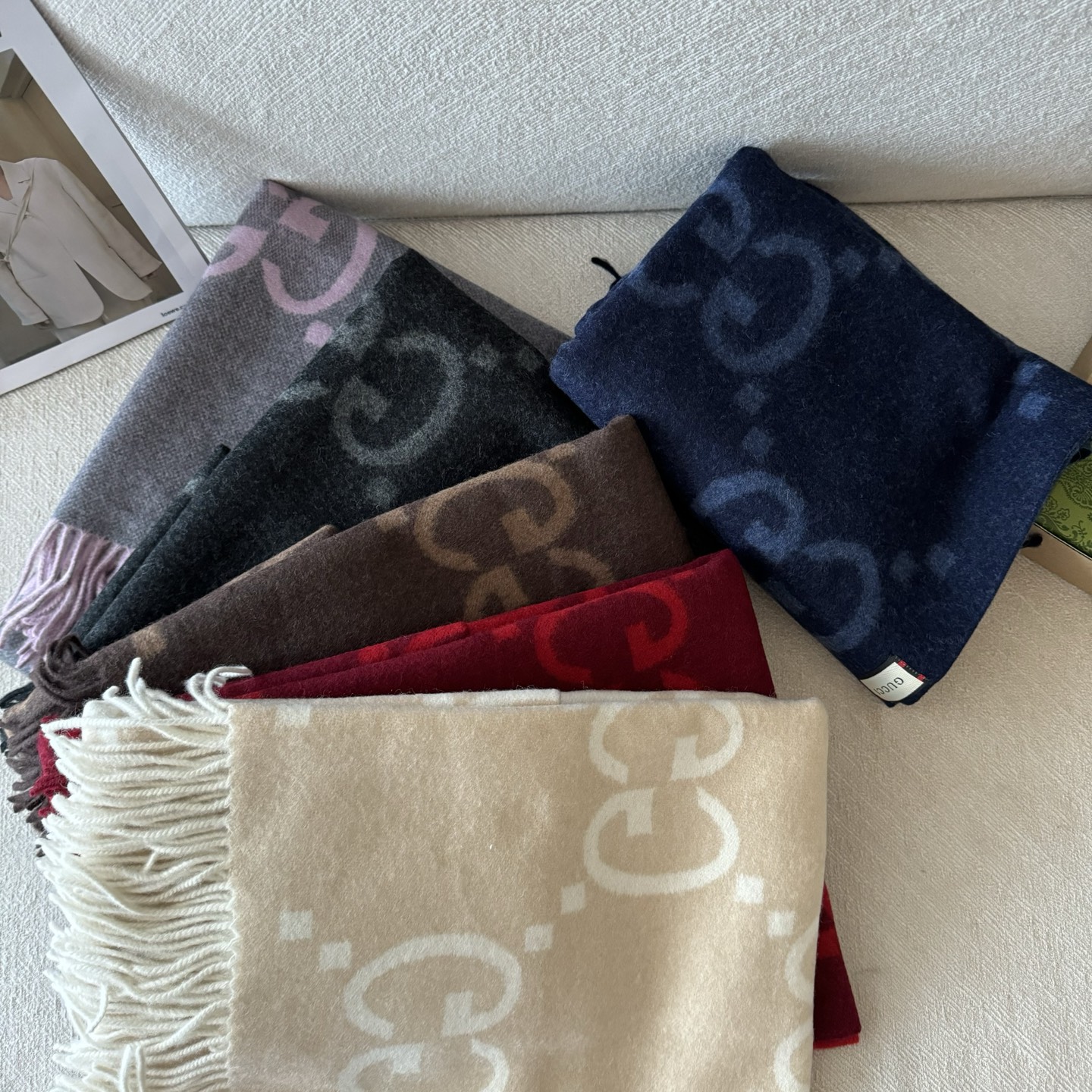 颜色到齐🆕Gucci最新款 👍稀有品质😵😵太好看了❤️Gucci最新ZG同步款‼️图案真的超级好看啊~就