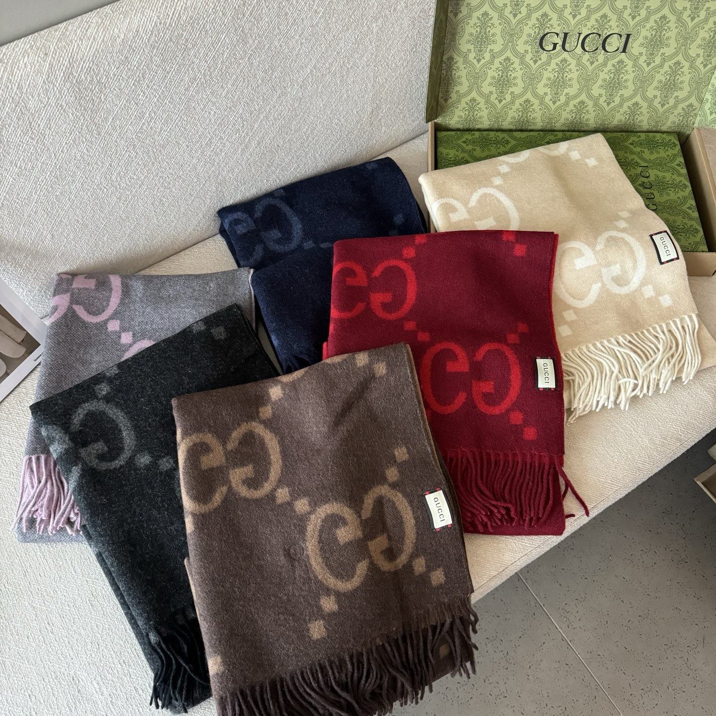 颜色到齐🆕Gucci最新款 👍稀有品质😵😵太好看了❤️Gucci最新ZG同步款‼️图案真的超级好看啊~就