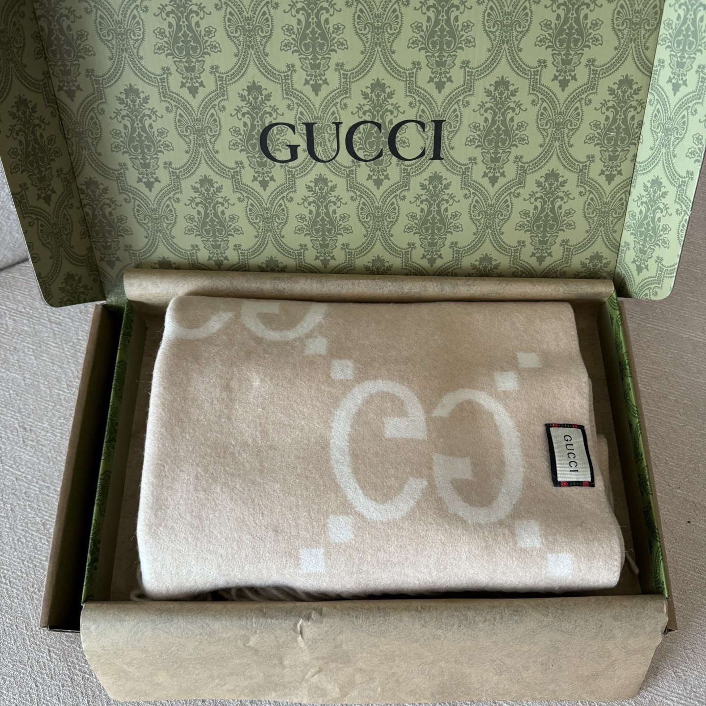 颜色到齐🆕Gucci最新款 👍稀有品质😵😵太好看了❤️Gucci最新ZG同步款‼️图案真的超级好看啊~就