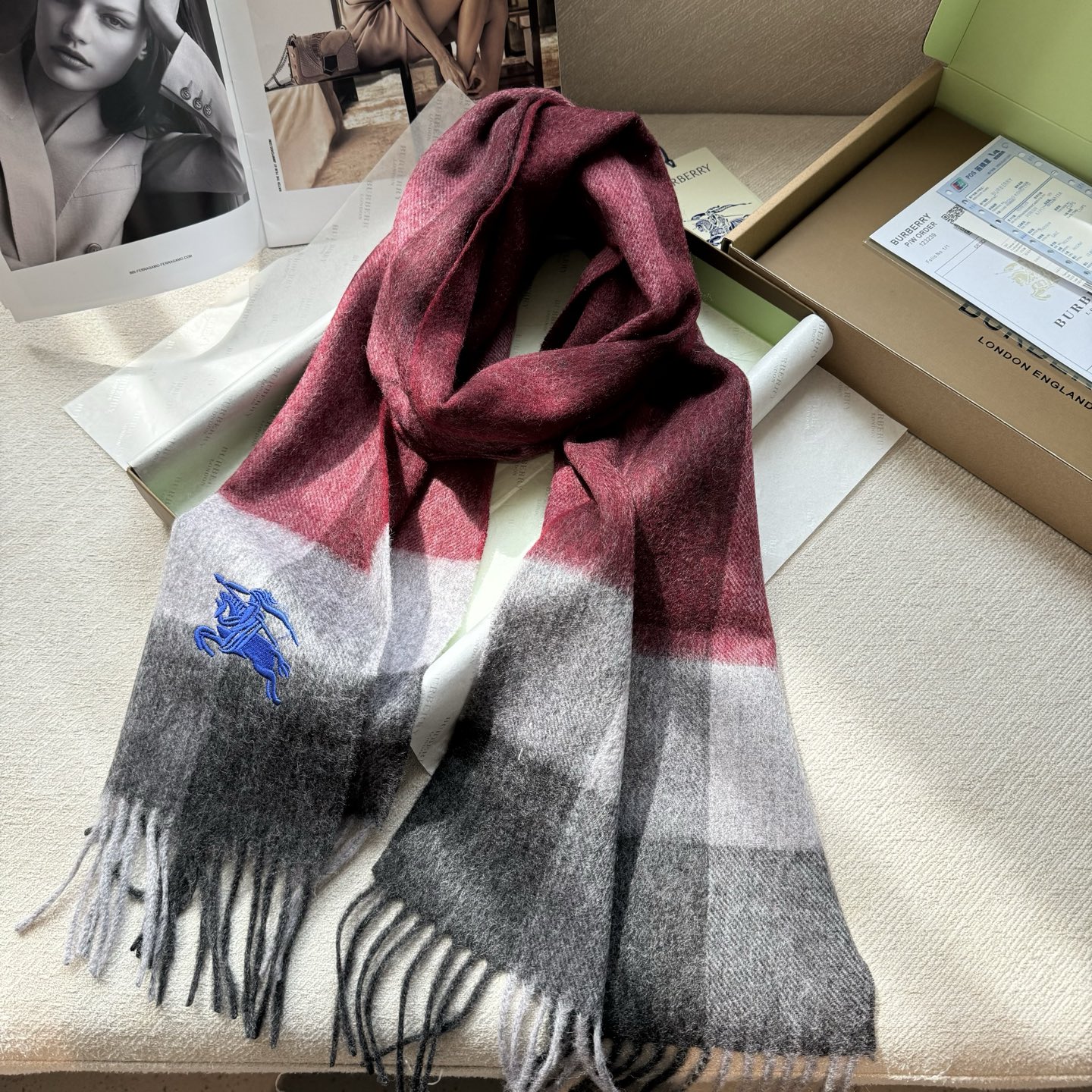 🆕Burberry · 巴宝莉格子围巾❗️男士福利 好看的要疯掉了，太有型太有魅力了❗️❗️非常斯文时尚