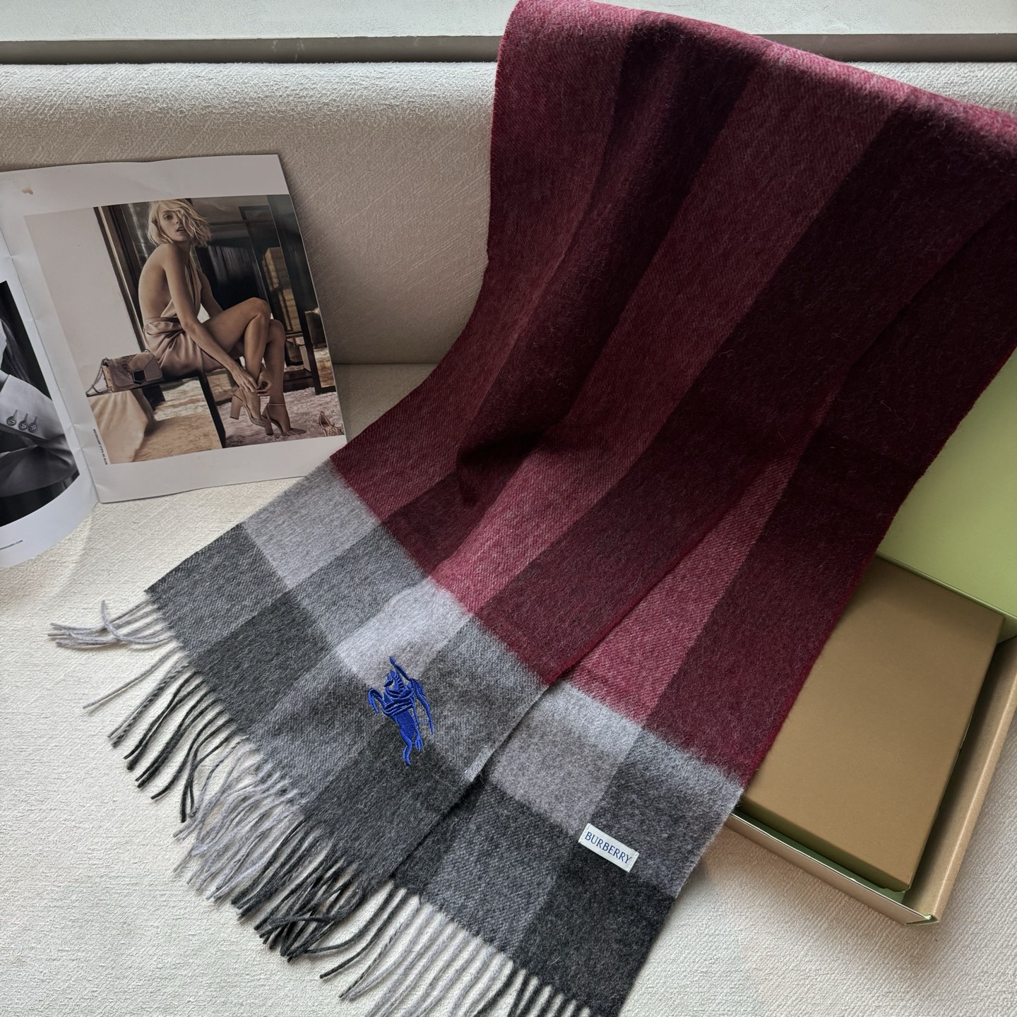 🆕Burberry · 巴宝莉格子围巾❗️男士福利 好看的要疯掉了，太有型太有魅力了❗️❗️非常斯文时尚