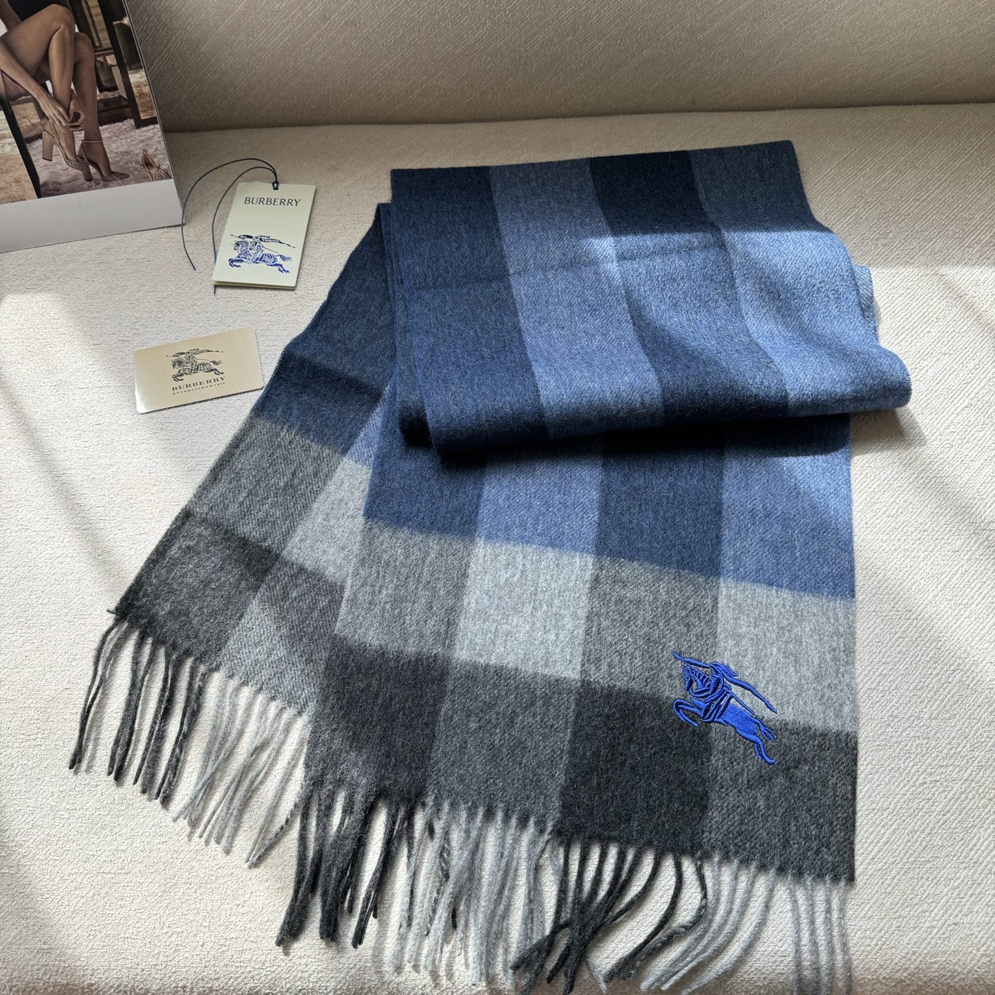 🆕Burberry · 巴宝莉格子围巾❗️男士福利 好看的要疯掉了，太有型太有魅力了❗️❗️非常斯文时尚