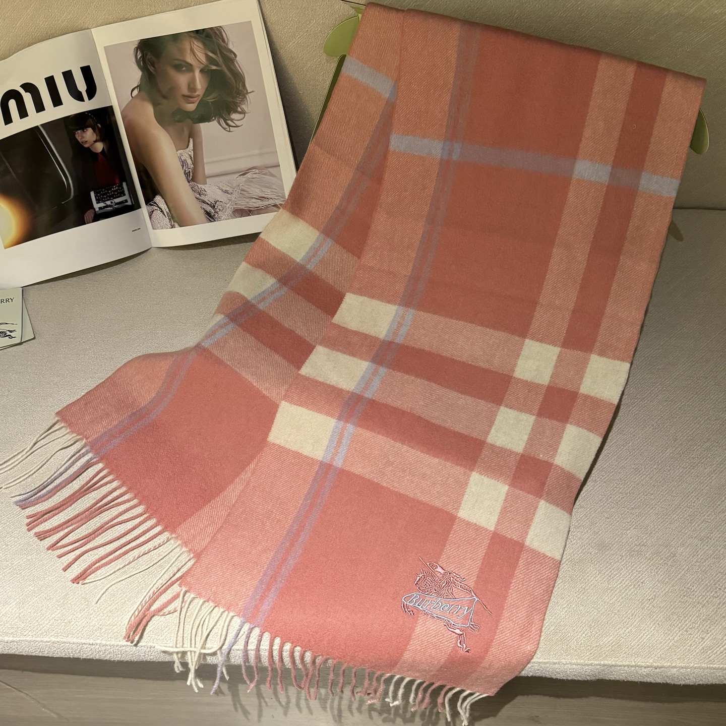 双面围巾 🆕Burberry · 巴宝莉格子围巾❗️好看的要疯掉了，太有型太有魅力了❗️❗️非常斯文时尚