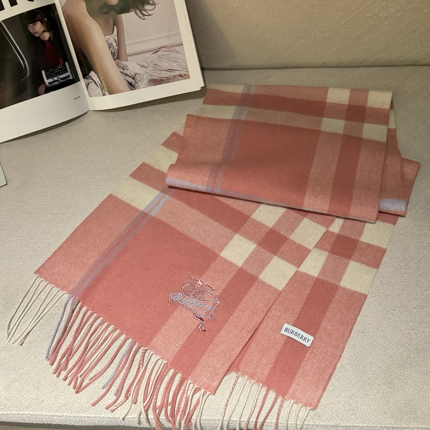 双面围巾 🆕Burberry · 巴宝莉格子围巾❗️好看的要疯掉了，太有型太有魅力了❗️❗️非常斯文时尚