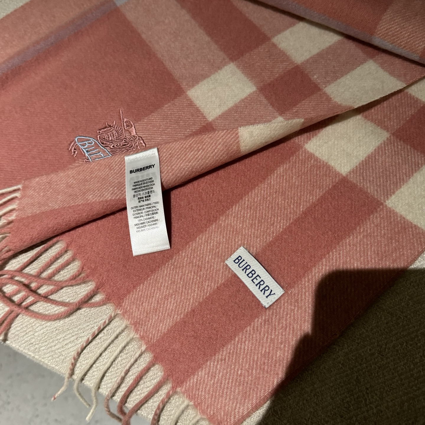 双面围巾 🆕Burberry · 巴宝莉格子围巾❗️好看的要疯掉了，太有型太有魅力了❗️❗️非常斯文时尚