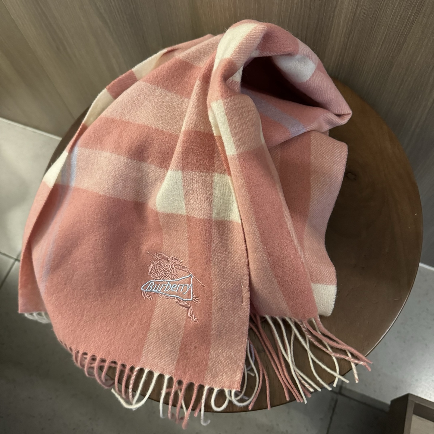 双面围巾 🆕Burberry · 巴宝莉格子围巾❗️好看的要疯掉了，太有型太有魅力了❗️❗️非常斯文时尚