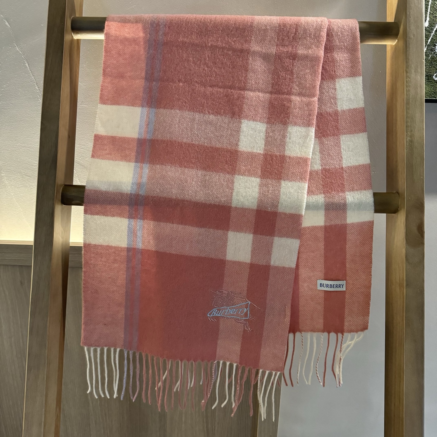 双面围巾 🆕Burberry · 巴宝莉格子围巾❗️好看的要疯掉了，太有型太有魅力了❗️❗️非常斯文时尚