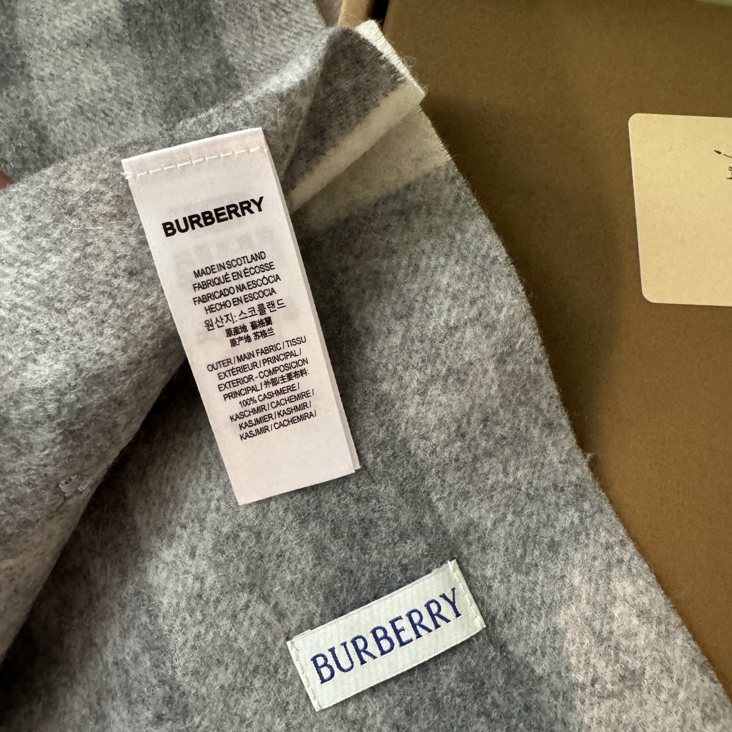 双面围巾 🆕Burberry · 巴宝莉格子围巾❗️好看的要疯掉了，太有型太有魅力了❗️❗️非常斯文时尚