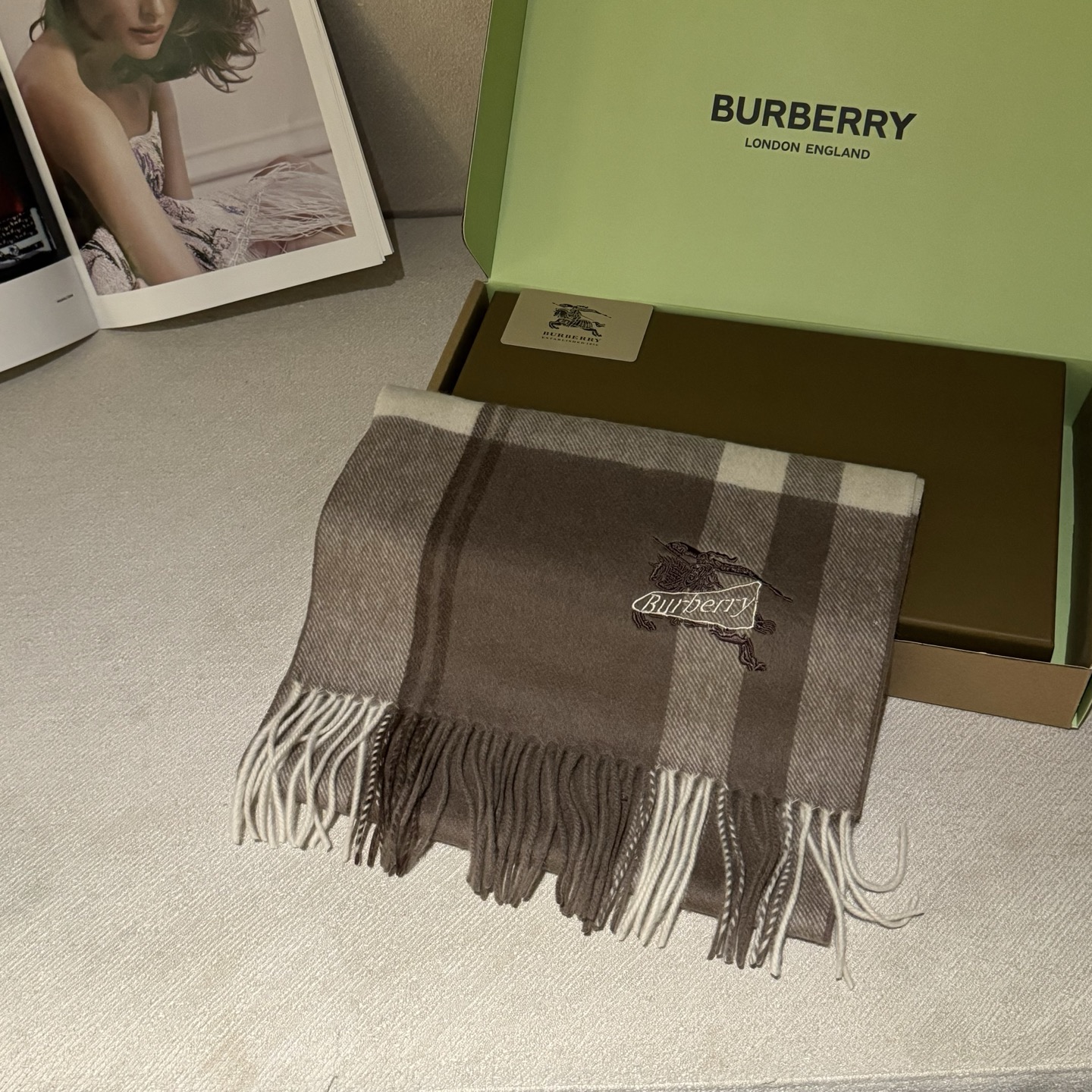 双面围巾 🆕Burberry · 巴宝莉格子围巾❗️好看的要疯掉了，太有型太有魅力了❗️❗️非常斯文时尚