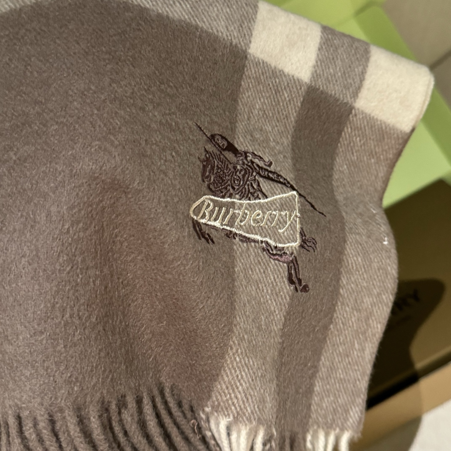 双面围巾 🆕Burberry · 巴宝莉格子围巾❗️好看的要疯掉了，太有型太有魅力了❗️❗️非常斯文时尚