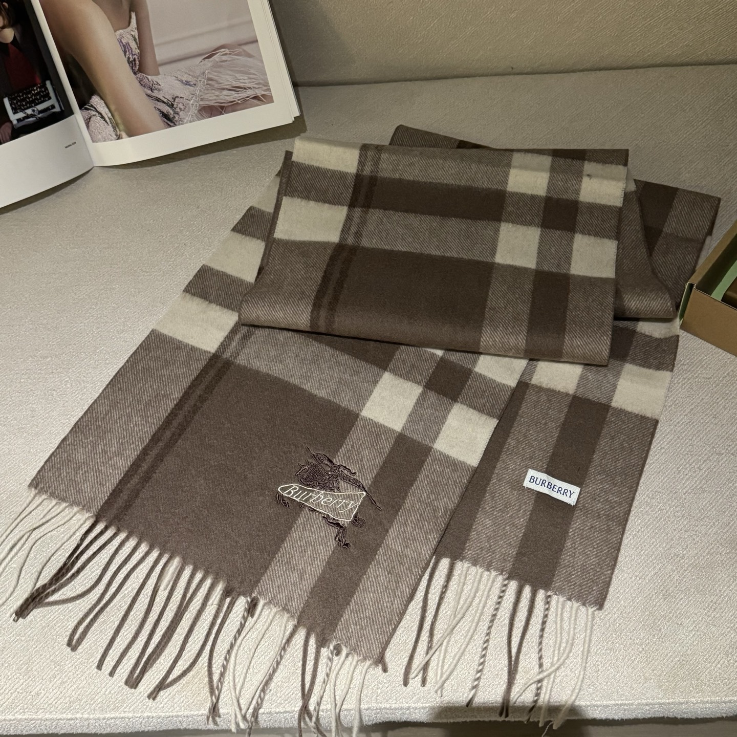 双面围巾 🆕Burberry · 巴宝莉格子围巾❗️好看的要疯掉了，太有型太有魅力了❗️❗️非常斯文时尚