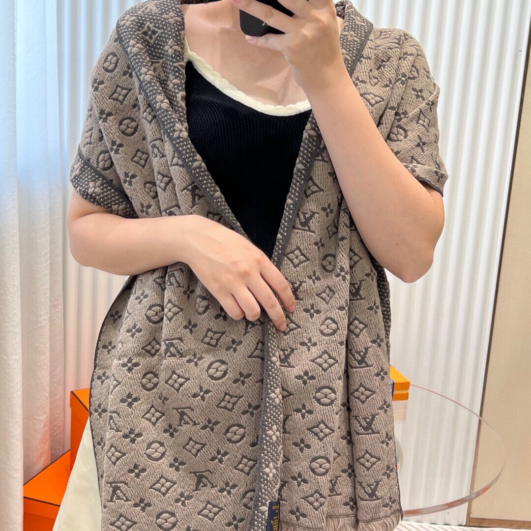 ✨✨超级中意非常稳👍▪️我们的男款围巾且买且珍惜~~男款真的很少，一年也就出几款，都是出口订单所以比较难