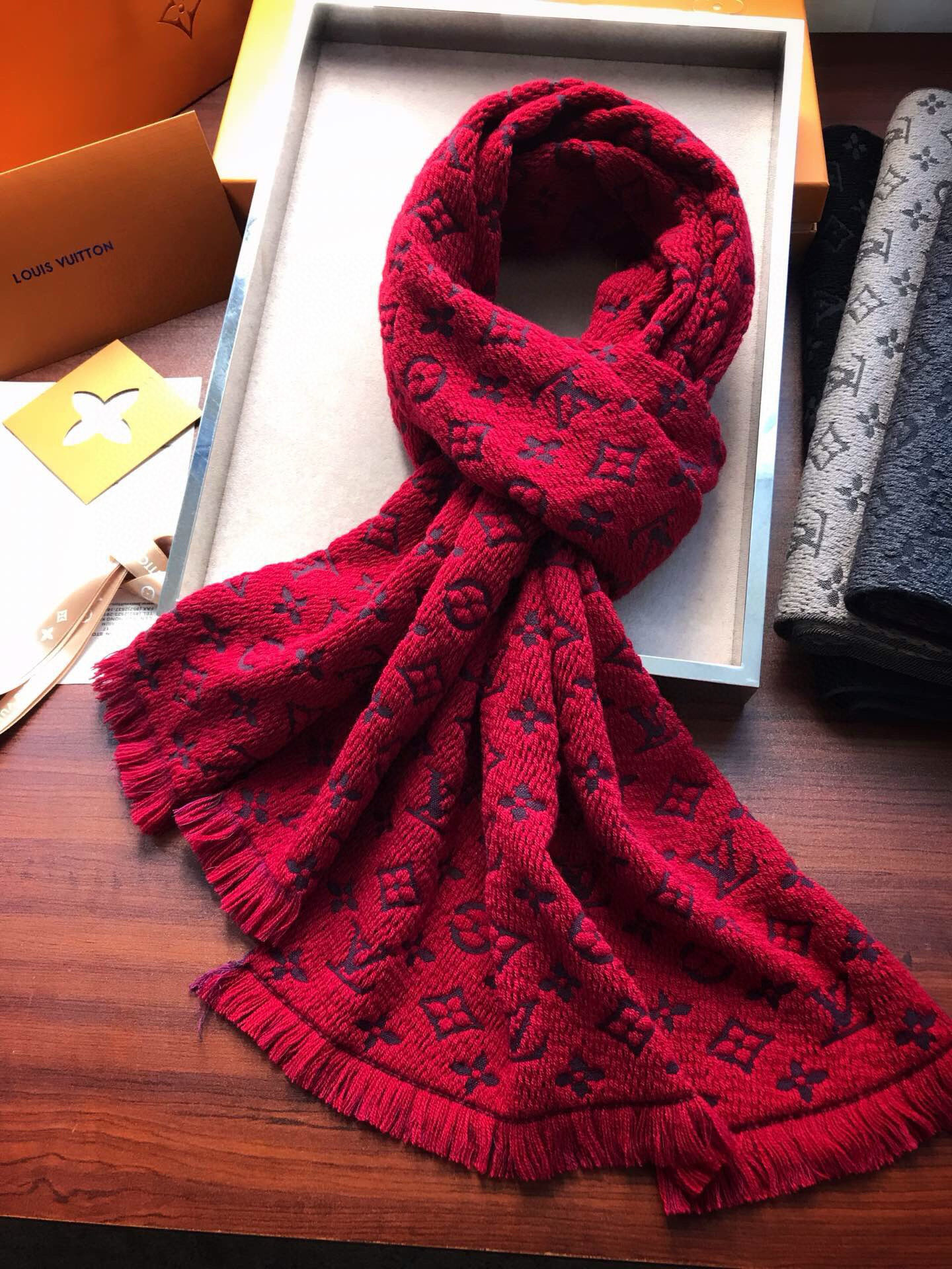 ✨✨超级中意非常稳👍▪️我们的男款围巾且买且珍惜~~男款真的很少，一年也就出几款，都是出口订单所以比较难