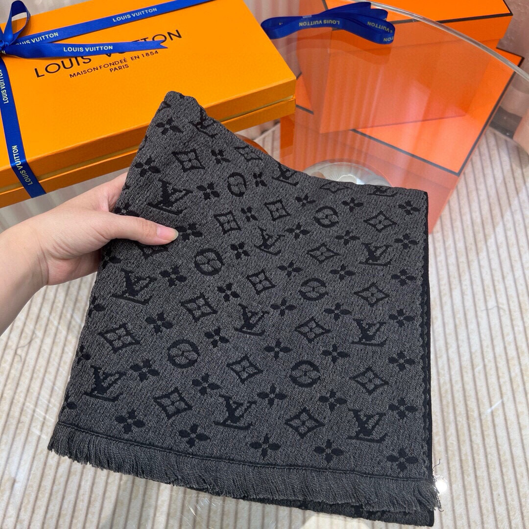 ✨✨超级中意非常稳👍▪️我们的男款围巾且买且珍惜~~男款真的很少，一年也就出几款，都是出口订单所以比较难