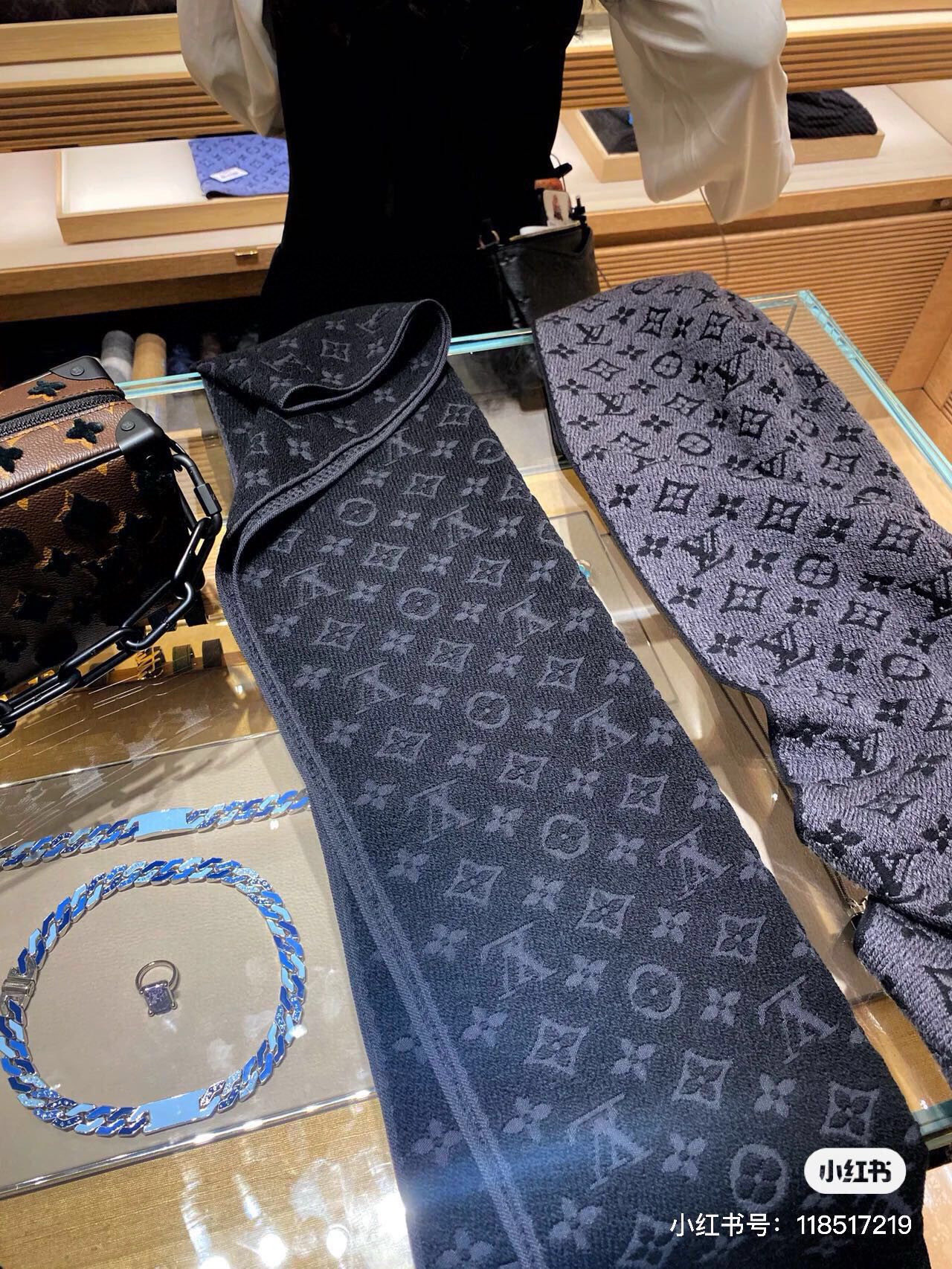 ✨✨超级中意非常稳👍▪️我们的男款围巾且买且珍惜~~男款真的很少，一年也就出几款，都是出口订单所以比较难