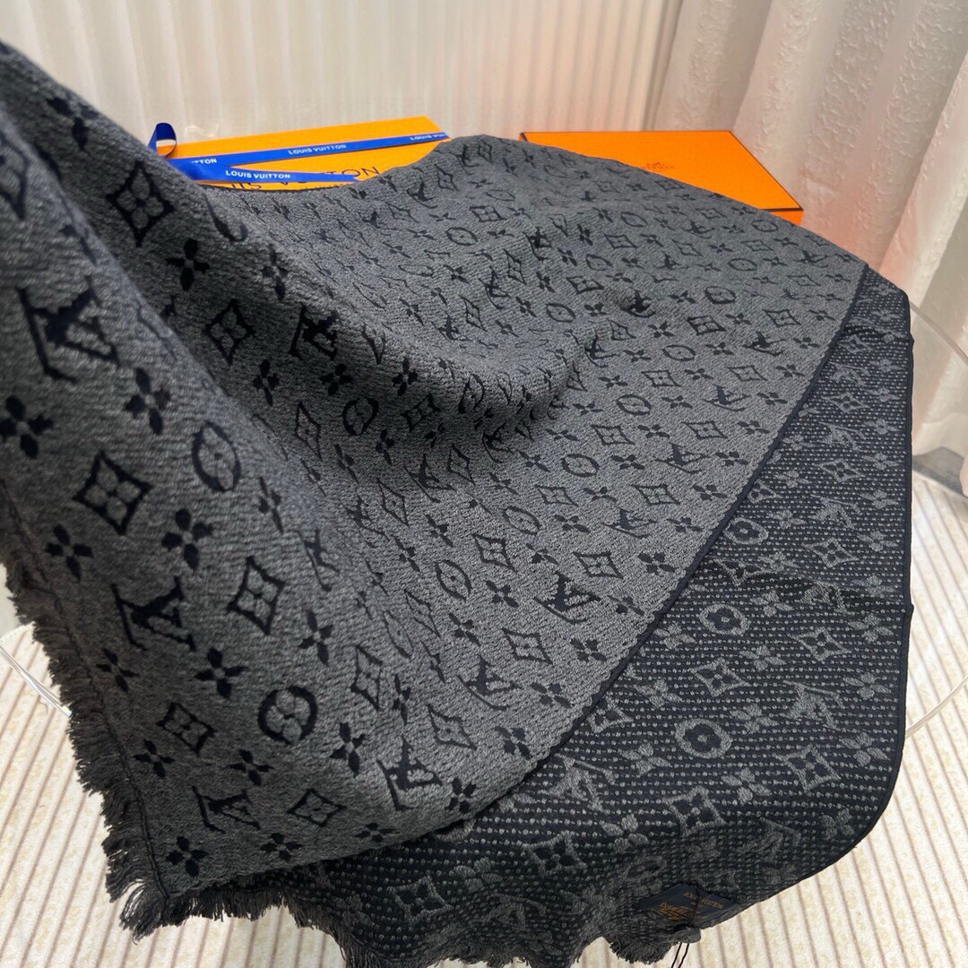 ✨✨超级中意非常稳👍▪️我们的男款围巾且买且珍惜~~男款真的很少，一年也就出几款，都是出口订单所以比较难