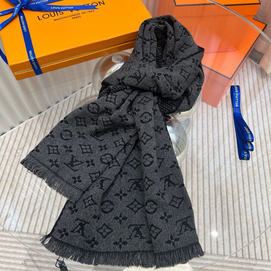 ✨✨超级中意非常稳👍▪️我们的男款围巾且买且珍惜~~男款真的很少，一年也就出几款，都是出口订单所以比较难