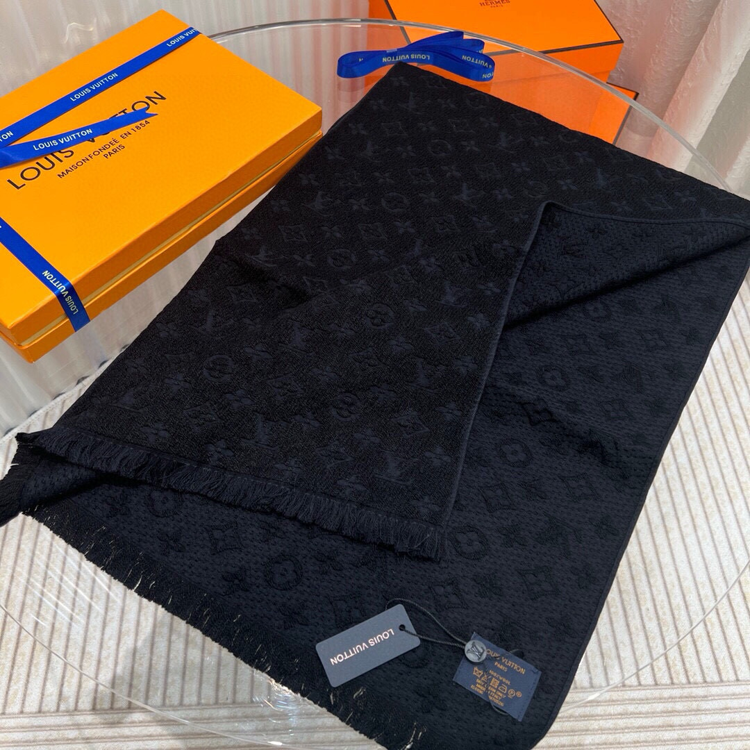 ✨✨超级中意非常稳👍▪️我们的男款围巾且买且珍惜~~男款真的很少，一年也就出几款，都是出口订单所以比较难