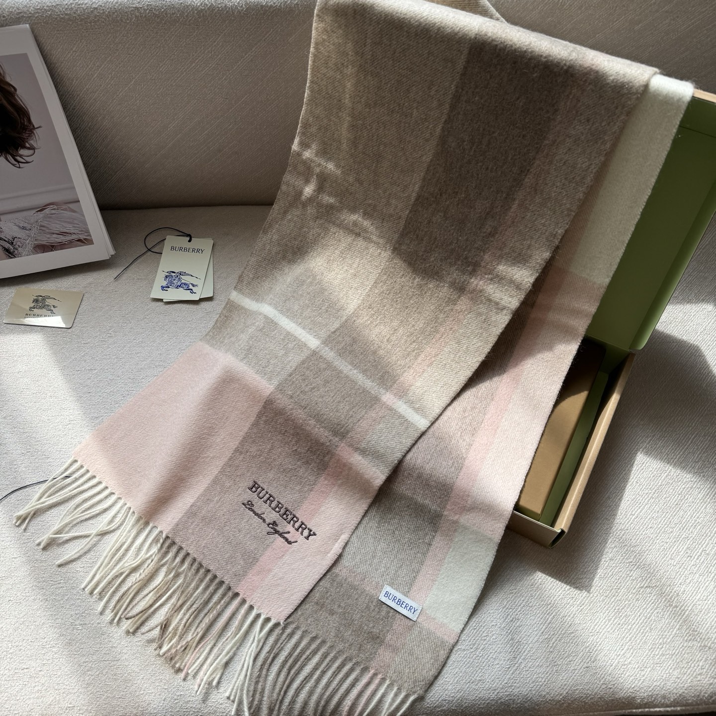 🆕Burberry · 巴宝莉新款‼️今年我们的男款真的是高端Level，重磅极品‼️妥妥的家属福利👍少