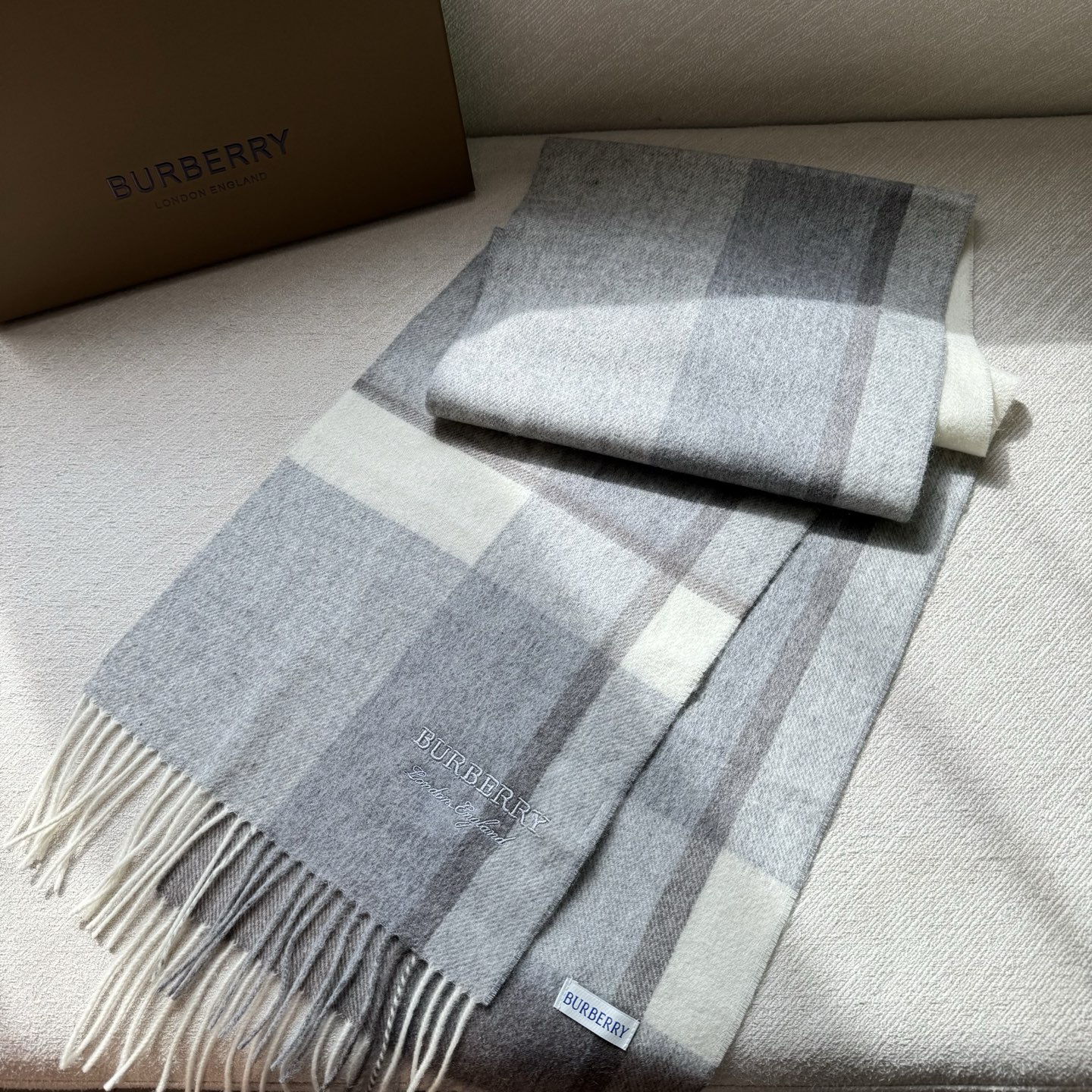 🆕Burberry · 巴宝莉新款‼️今年我们的男款真的是高端Level，重磅极品‼️妥妥的家属福利👍少