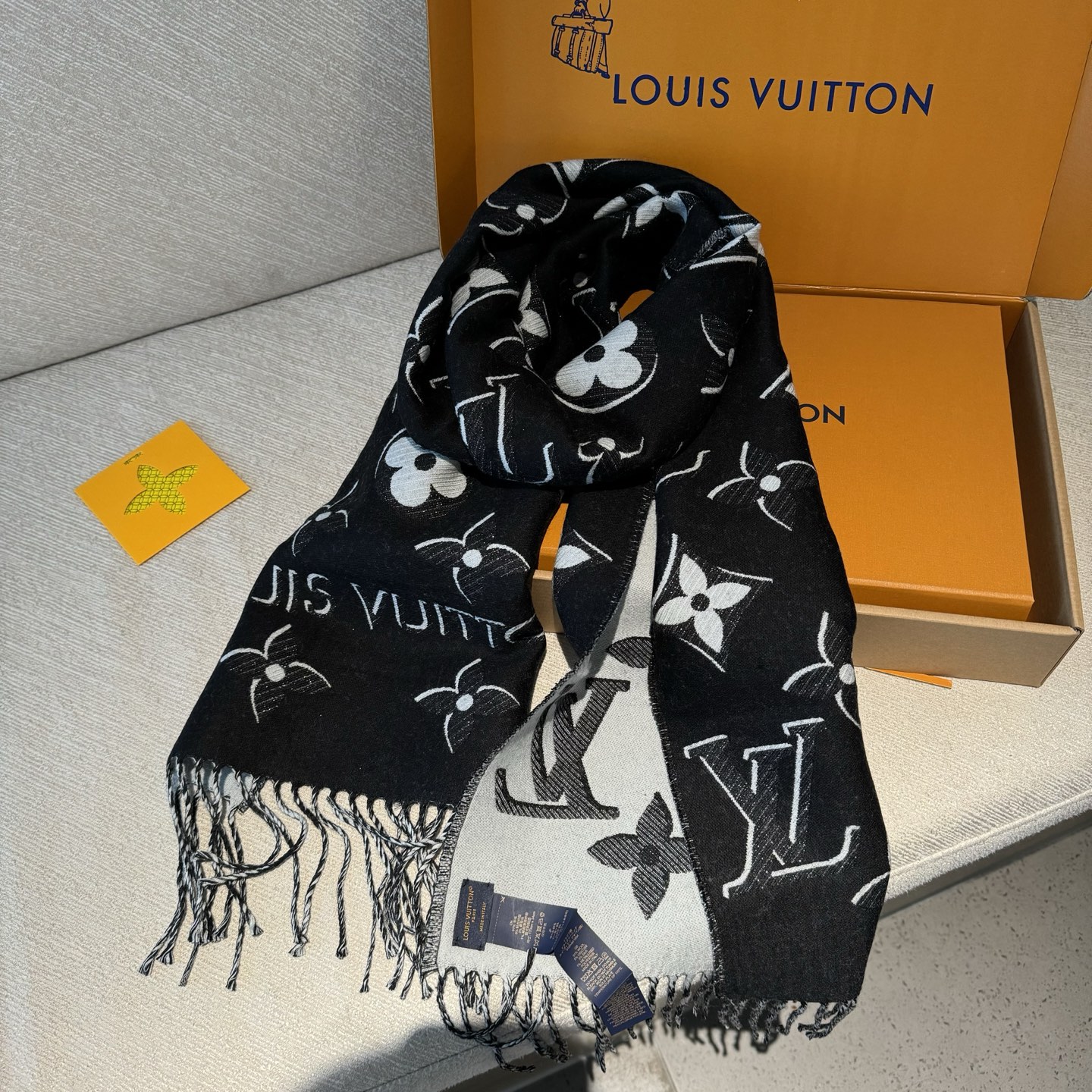 【金线老花双面长巾】【▪️LV最新金丝款❗️时髦超级有气场！！全网最高版本欢迎比对👍！！！】老花披肩有了