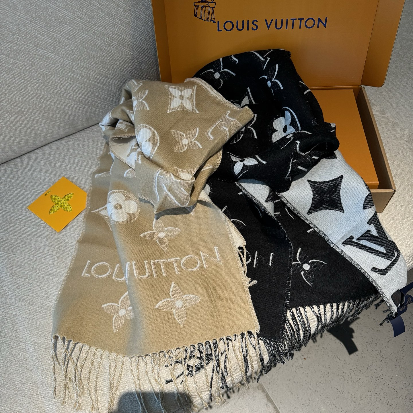 【金线老花双面长巾】【▪️LV最新金丝款❗️时髦超级有气场！！全网最高版本欢迎比对👍！！！】老花披肩有了