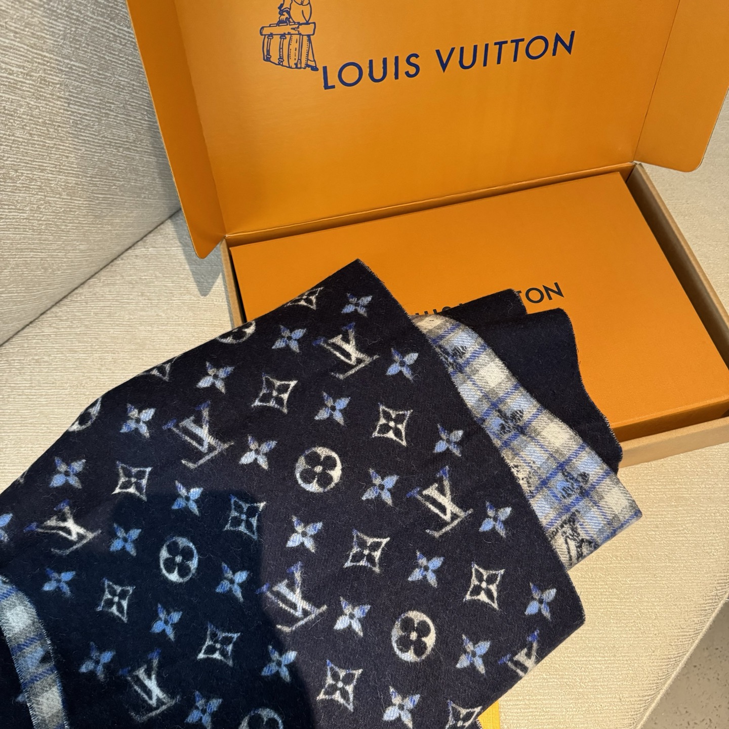 🆕LOUIS VUITTON · 路易威登❗️驴家的男款围巾就且买且珍惜吧 - 男款真的很少，一年也就出