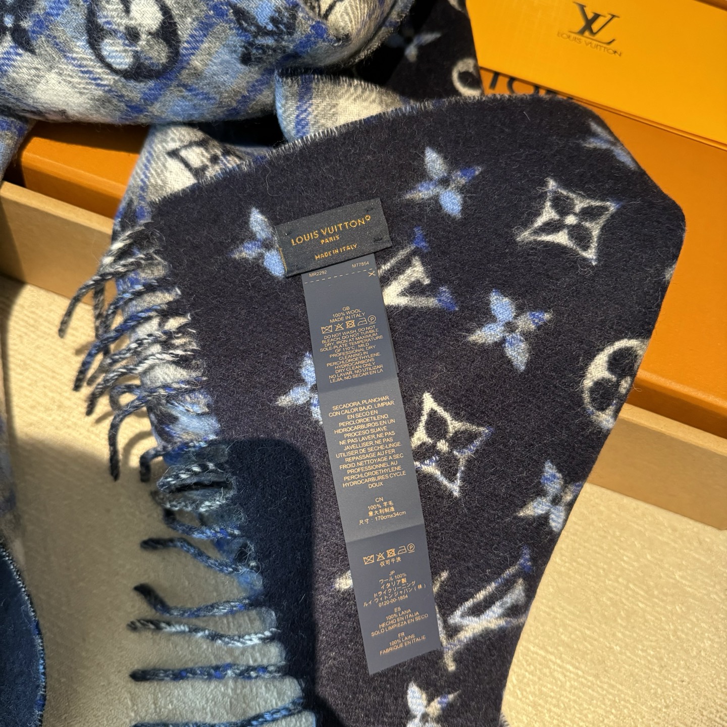 🆕LOUIS VUITTON · 路易威登❗️驴家的男款围巾就且买且珍惜吧 - 男款真的很少，一年也就出