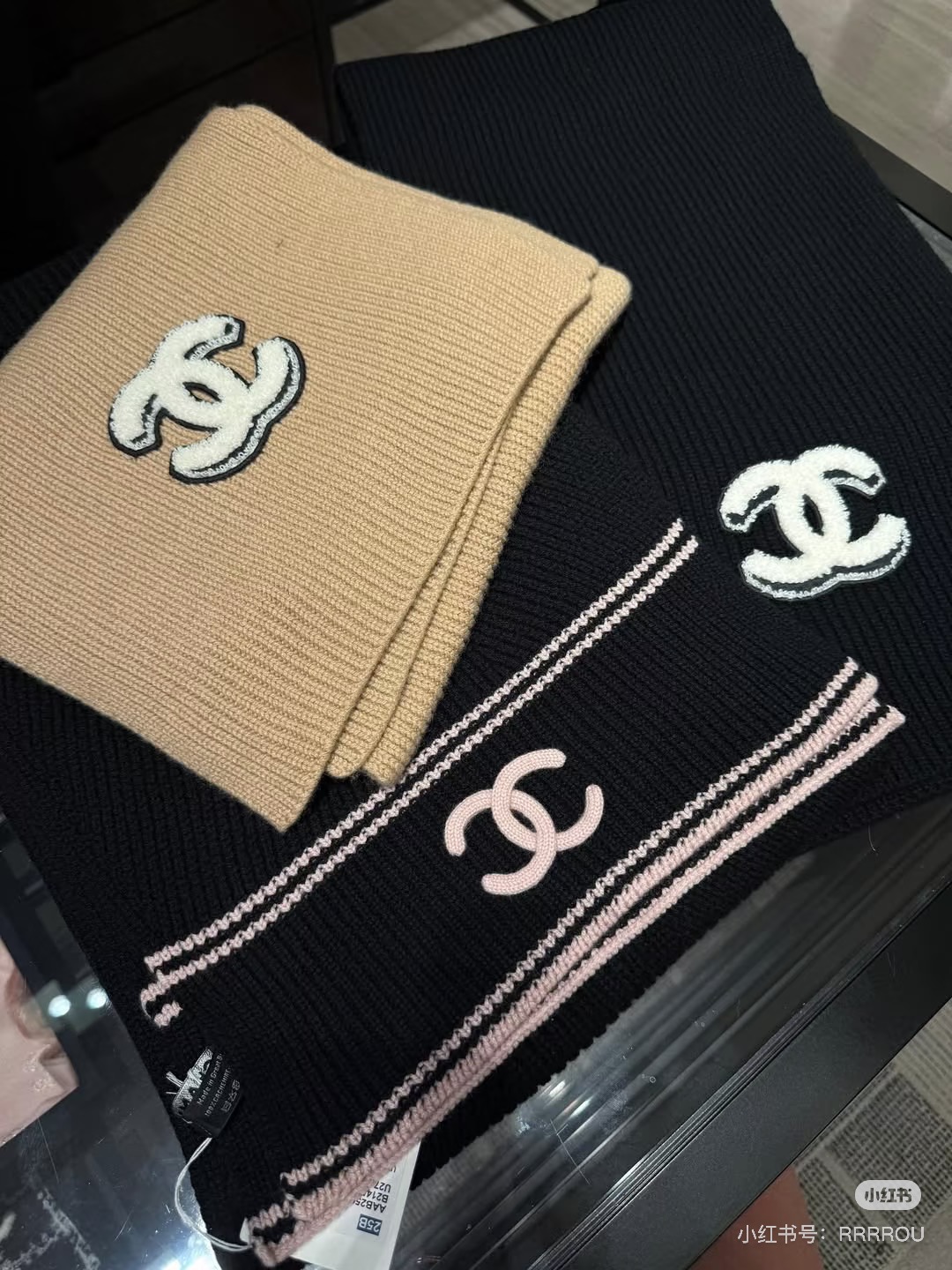 👑👑Chanel25秋冬新款针织围巾羊绒针织长巾‼️美翻了[流泪]御用殿堂级极品‼️新款在售 进口纯羊绒