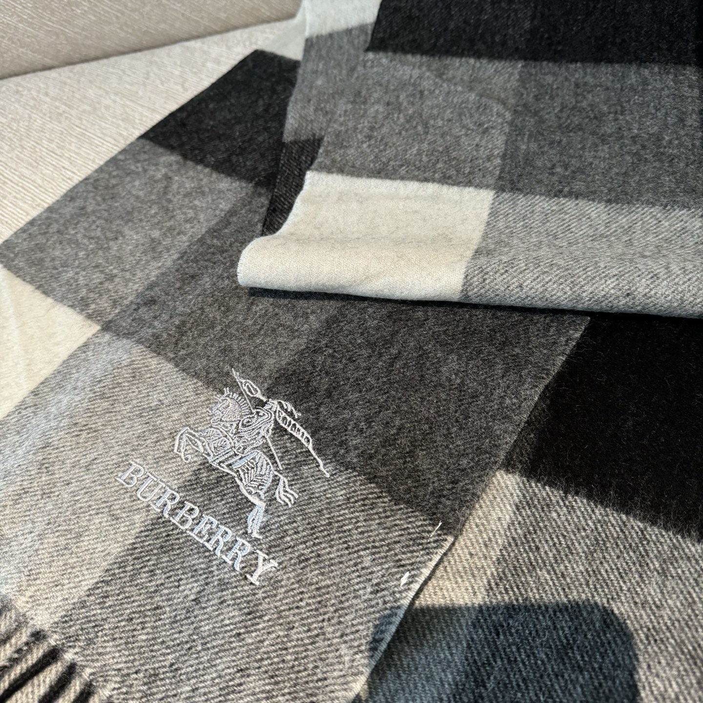 🆕Burberry · 巴宝莉新款‼️今年我们的男款真的是高端Level，重磅极品‼️妥妥的家属福利👍少