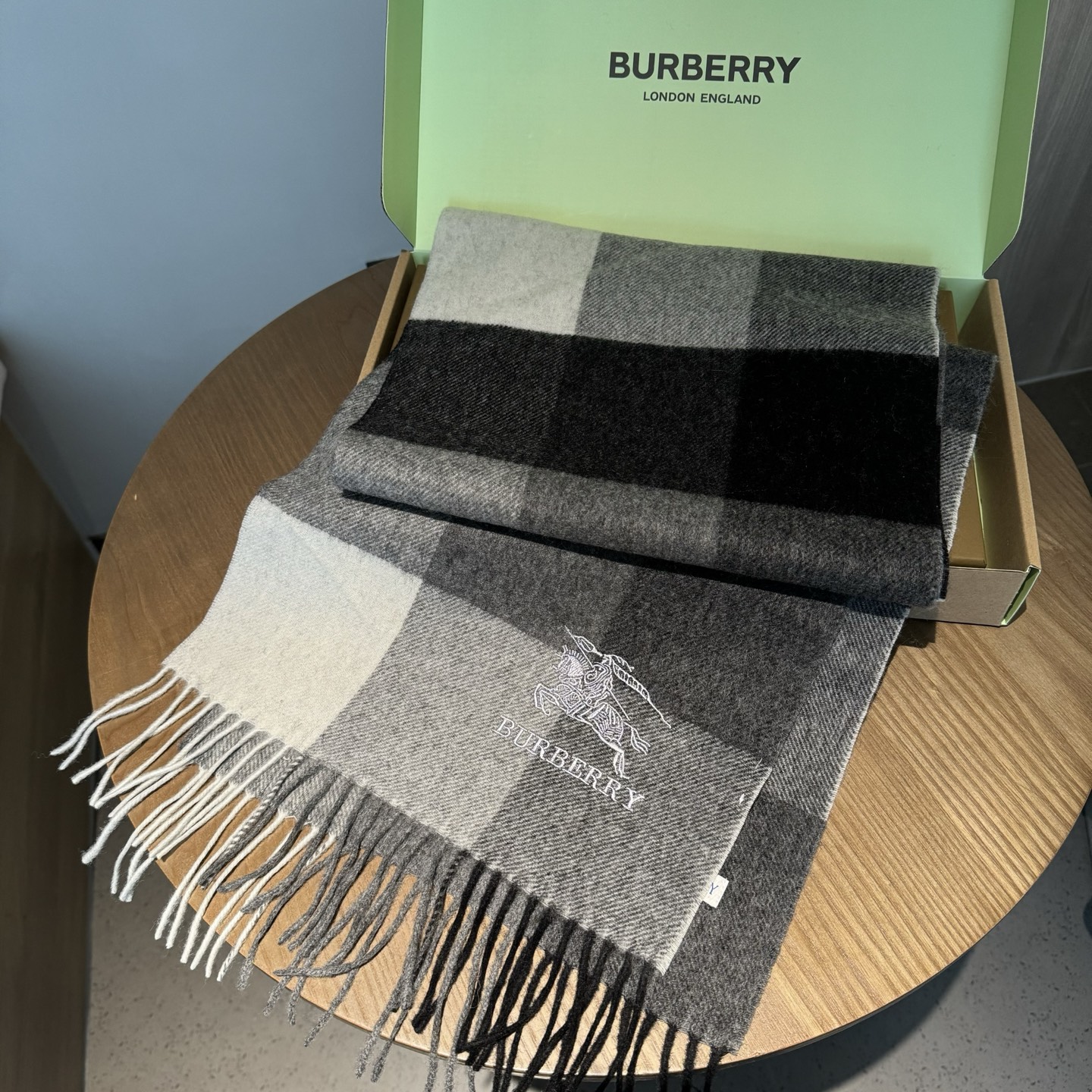 🆕Burberry · 巴宝莉新款‼️今年我们的男款真的是高端Level，重磅极品‼️妥妥的家属福利👍少