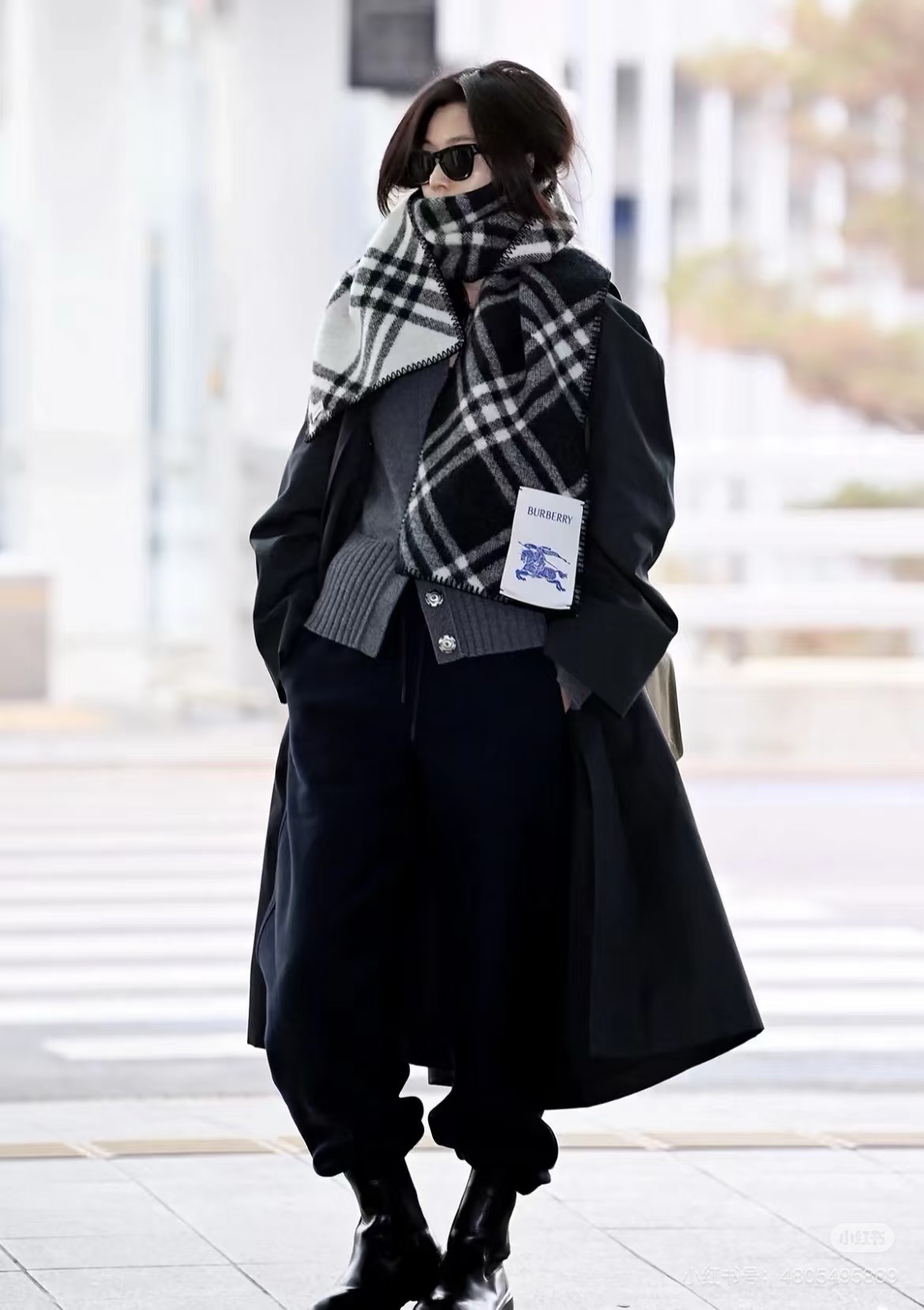 （全智贤同款）Burberry可遇不可求的王炸级单品，绝对是独家级别，工艺与材料完全与正品无区别，粗犷耐