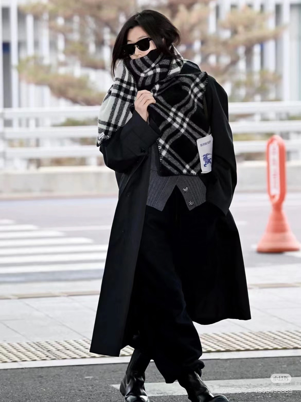 （全智贤同款）Burberry可遇不可求的王炸级单品，绝对是独家级别，工艺与材料完全与正品无区别，粗犷耐