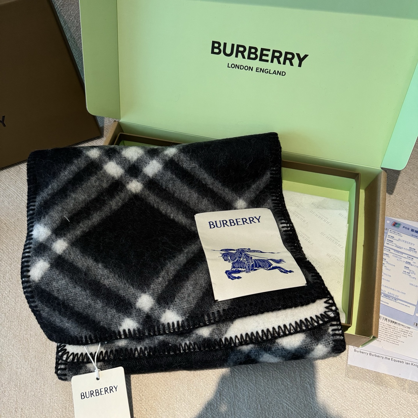 （全智贤同款）Burberry可遇不可求的王炸级单品，绝对是独家级别，工艺与材料完全与正品无区别，粗犷耐
