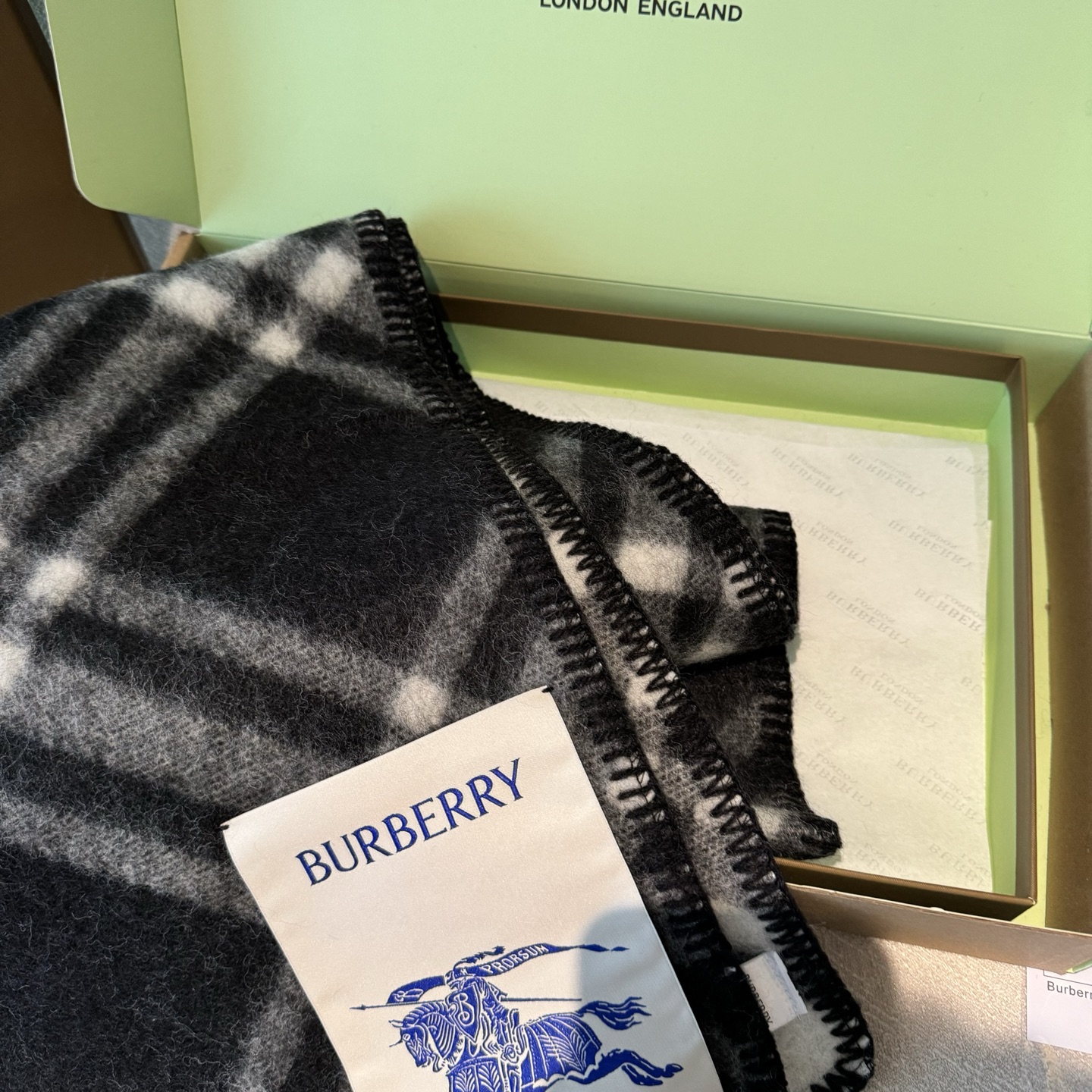 （全智贤同款）Burberry可遇不可求的王炸级单品，绝对是独家级别，工艺与材料完全与正品无区别，粗犷耐