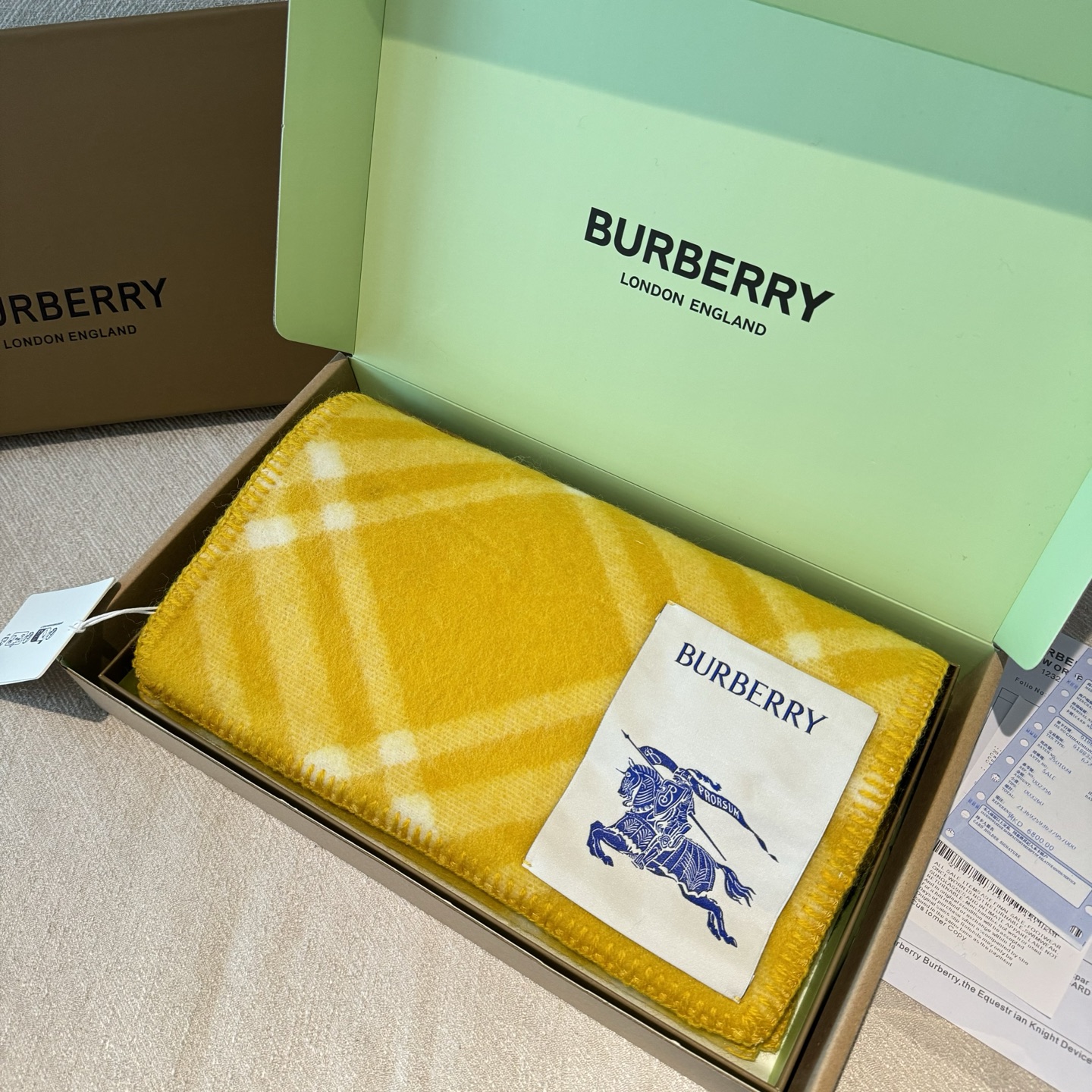 （全智贤同款）Burberry可遇不可求的王炸级单品，绝对是独家级别，工艺与材料完全与正品无区别，粗犷耐