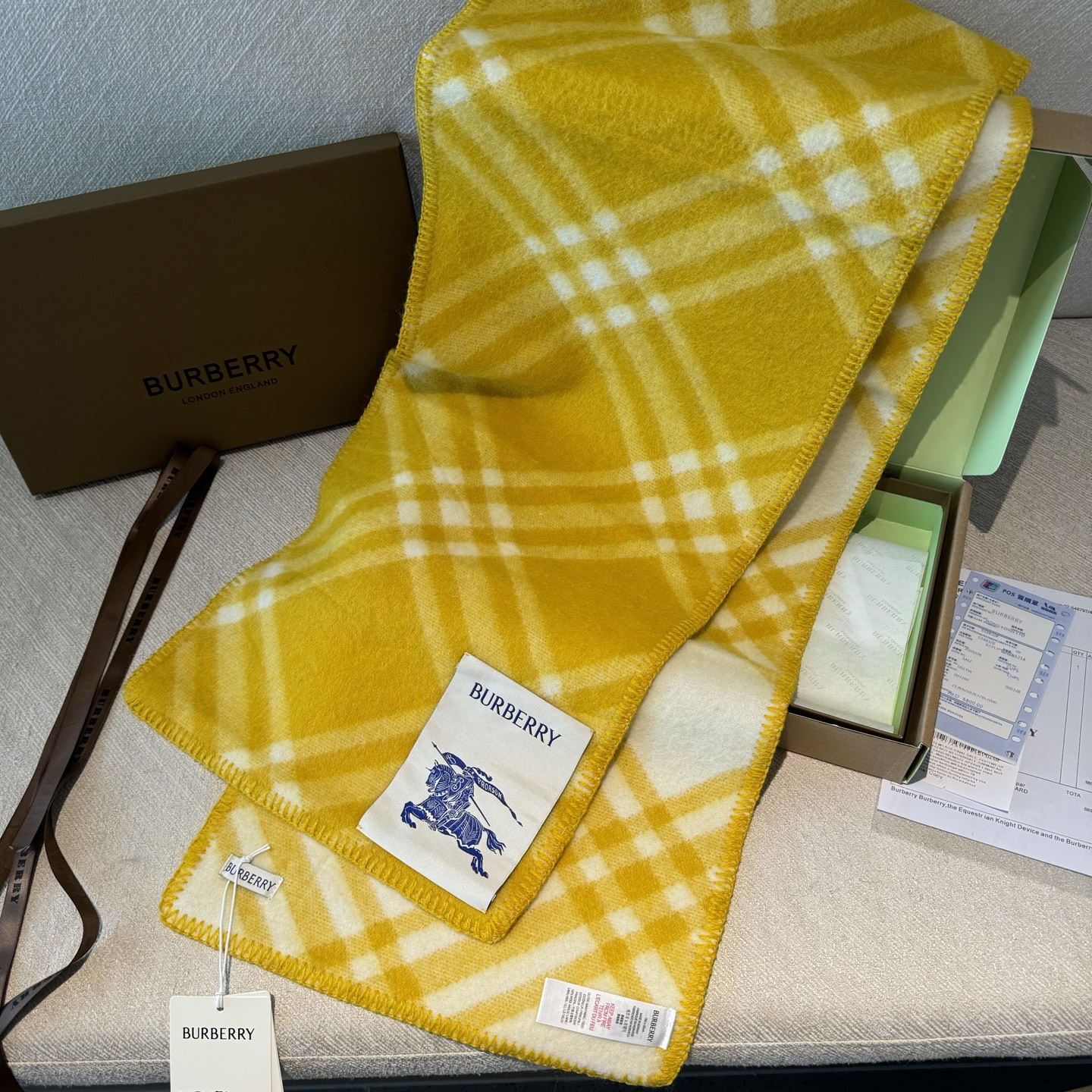 （全智贤同款）Burberry可遇不可求的王炸级单品，绝对是独家级别，工艺与材料完全与正品无区别，粗犷耐