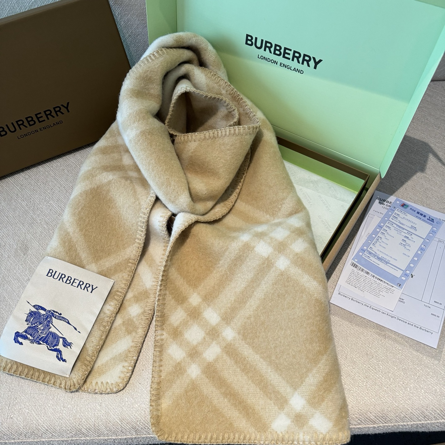 （全智贤同款）Burberry可遇不可求的王炸级单品，绝对是独家级别，工艺与材料完全与正品无区别，粗犷耐