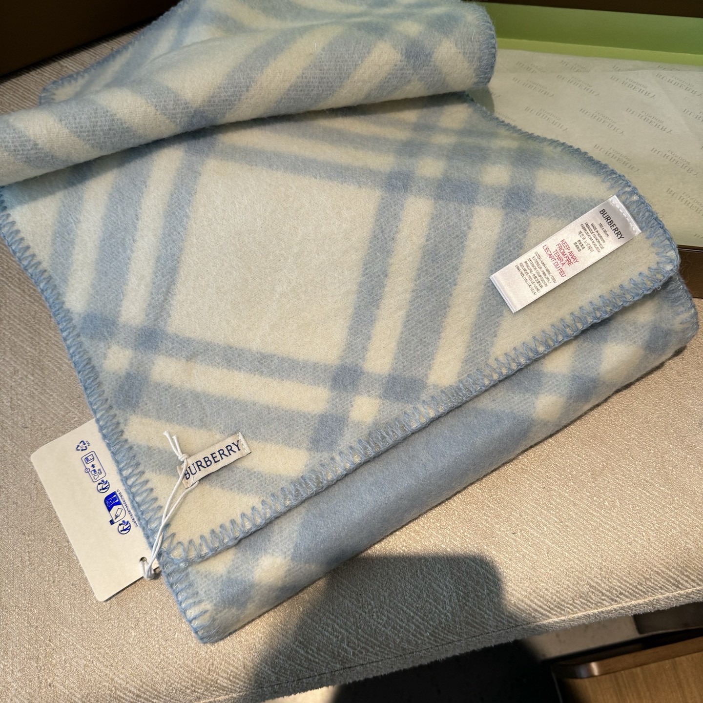 （全智贤同款）Burberry可遇不可求的王炸级单品，绝对是独家级别，工艺与材料完全与正品无区别，粗犷耐