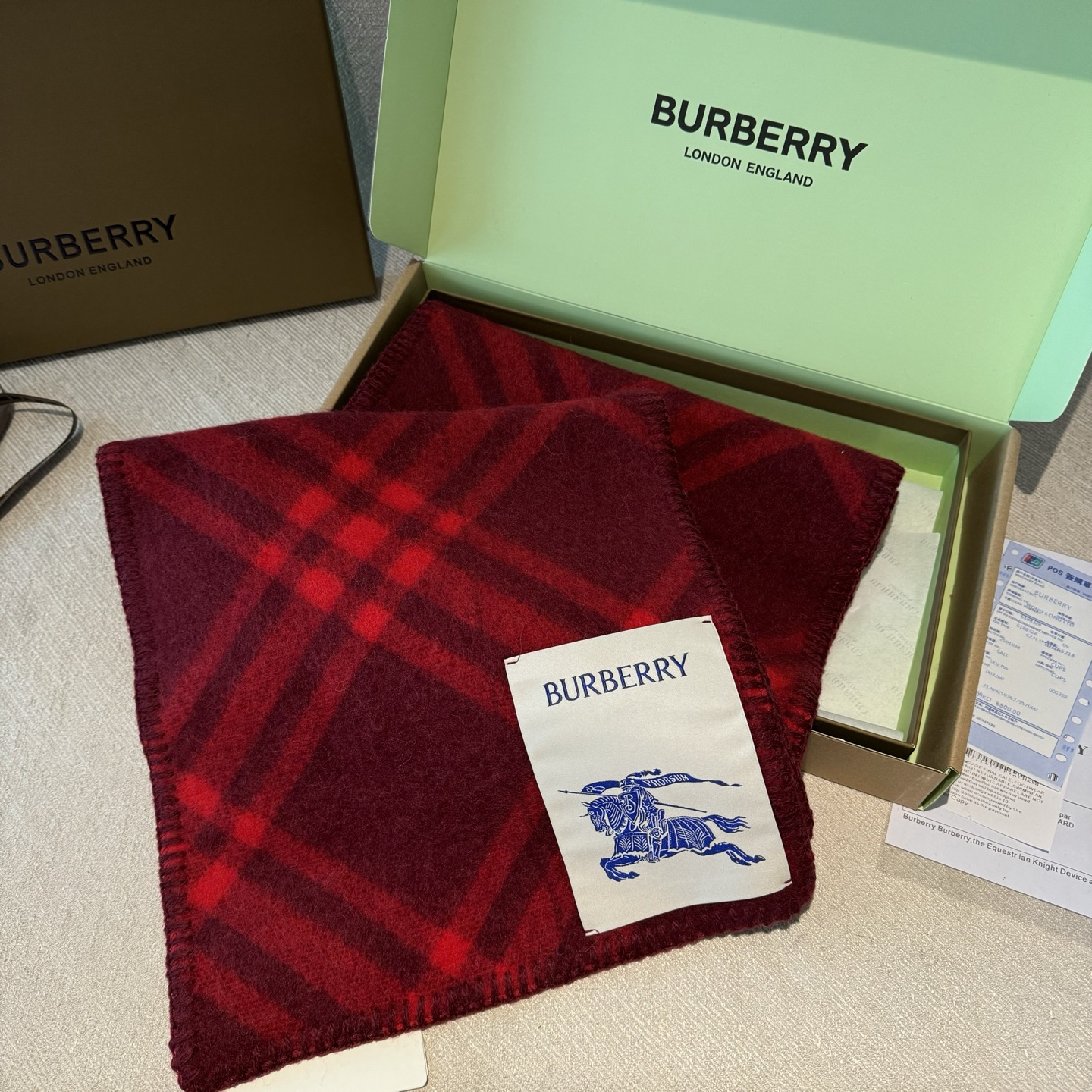 （全智贤同款）Burberry可遇不可求的王炸级单品，绝对是独家级别，工艺与材料完全与正品无区别，粗犷耐