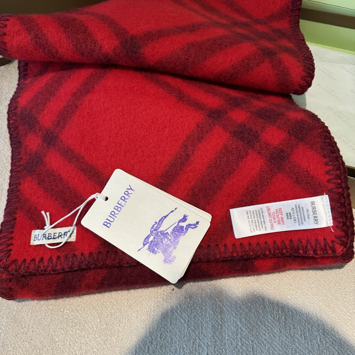 （全智贤同款）Burberry可遇不可求的王炸级单品，绝对是独家级别，工艺与材料完全与正品无区别，粗犷耐